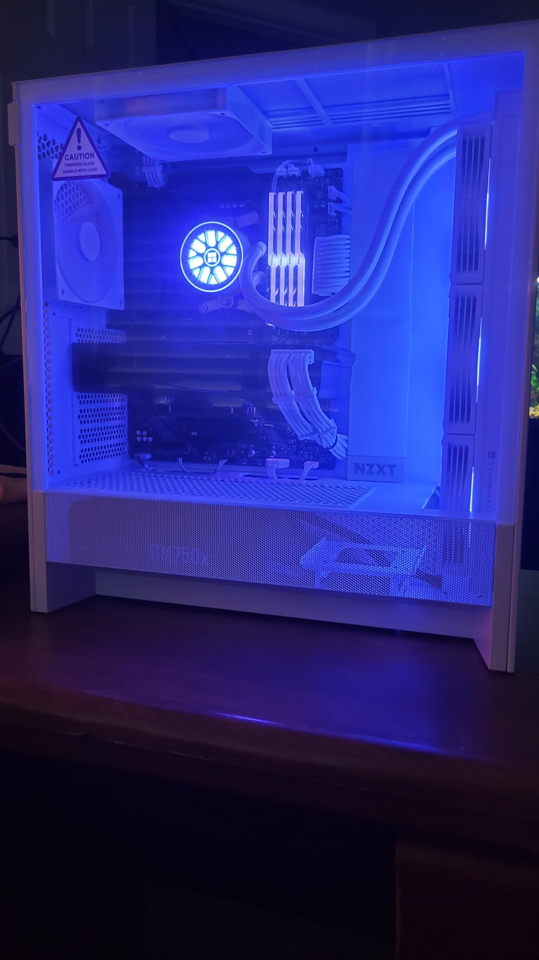 NZXT H5 Flow - Compact ATX Mid-Tower PC Case - Black customer photo 1