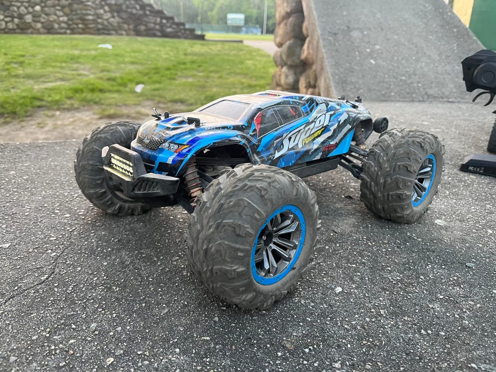 Hosim 1/10 Off Road RC Cars Fast 68KM/H, RTR Brushless RC Car for Adults customer photo 2