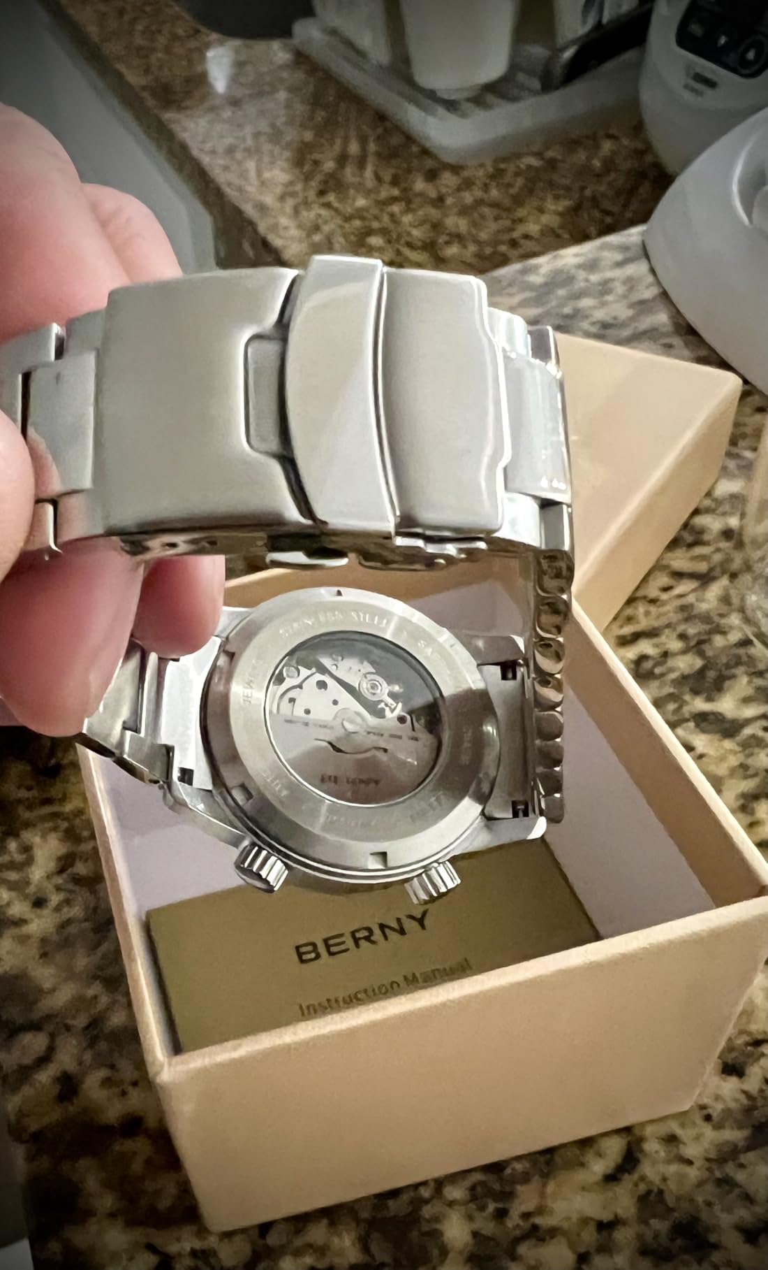 BERNY Men's Automatic Dive Watch 200M Waterproof Scratch-Resistant Sapphire customer photo 2