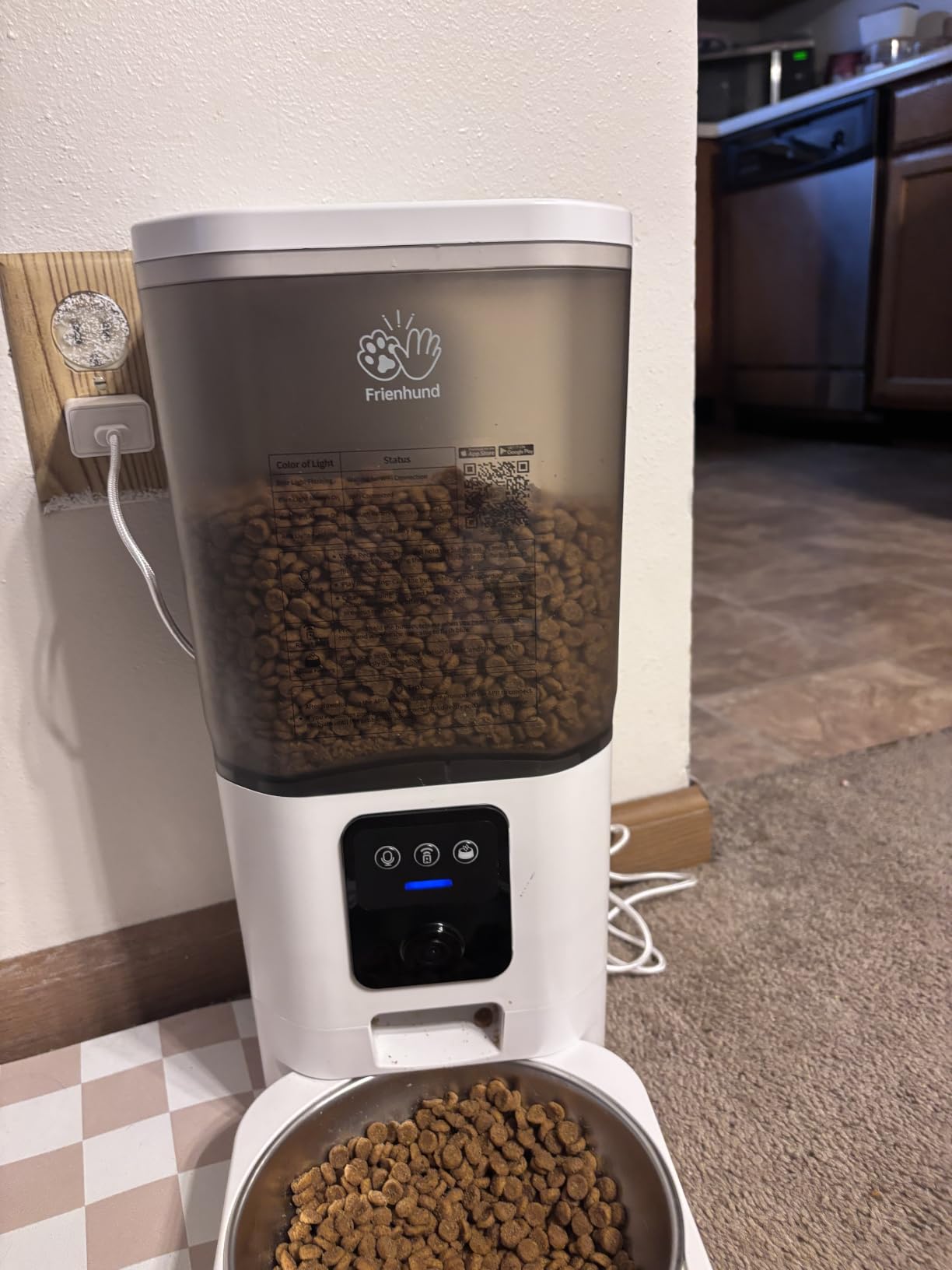 Frienhund Automatic Cat Feeder with 2K Camera: 5G WiFi Automatic Dog Feeder with Night Vision, Cat Food Dispenser with 7L Large Food Storage Container for Multiple Pet, Detachable for Easy Clean -29 Cup customer photo 2