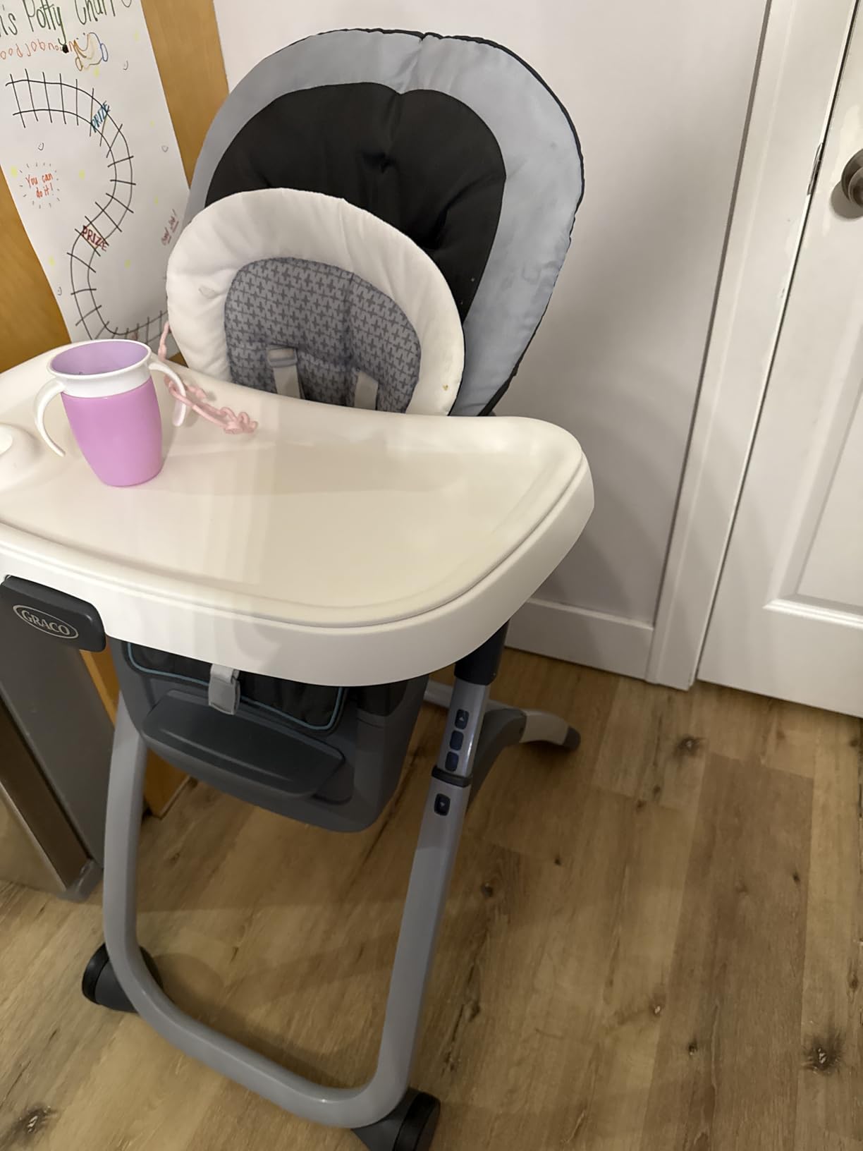 Graco DuoDiner DLX 6-in-1 Convertible High Chair, Infant to Toddler Booster & Youth Stool, Adjustable Height & Recline, Easy Clean Tray Insert, Arlo customer photo 2