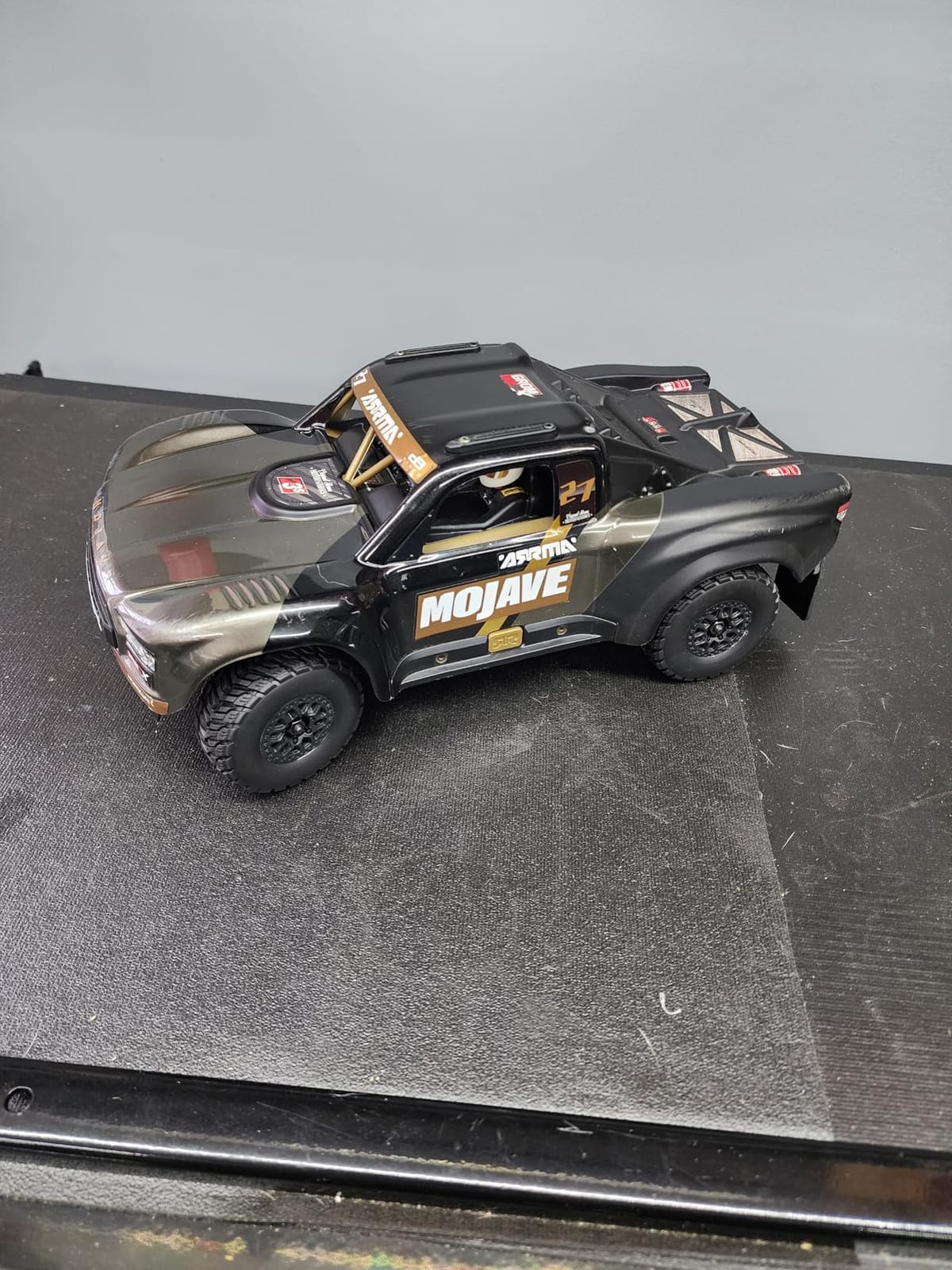 ARRMA Mojave GROM 4X4 223S BLX Brushless Desert Truck RTR, Black, ARA2304T1 customer photo 2