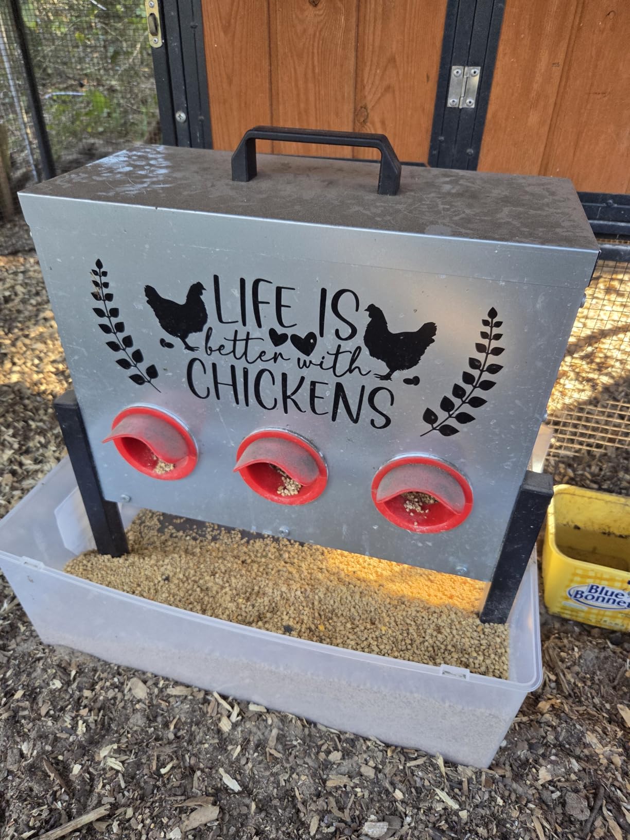 Tgeyd 30 lb Chicken Feeder with 6 No-Waste Ports – Heavy-Duty Outdoor Metal Feeder with Adjustable Height, Locking Lid & Riveted Handles – Rustproof Feed Box for Poultry & Backyard Chickens customer photo 2
