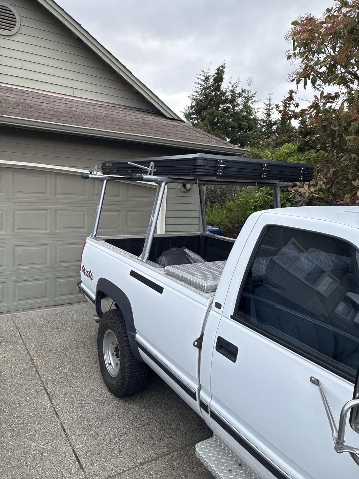 Adventurer Pro Rooftop Tent Hard Shell, 2-3 Person Aluminum Roof Top Tent | Detachable Side Awning&Built-in LED Light Strip, Compatible with Truck Jeep SUV Van&Trailer, Pop Up for 4-Season Camping customer photo 1