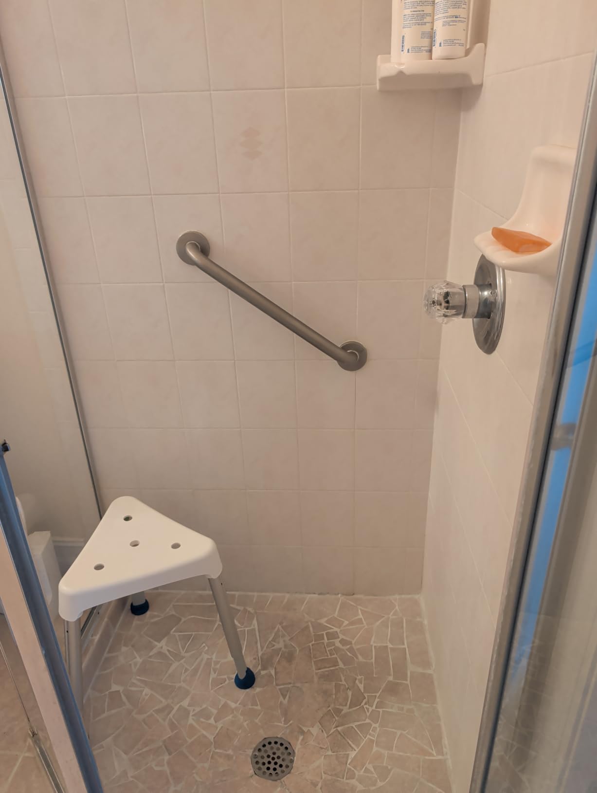 FULLOT Space-Saving Triangular Shower Chair for Inside Shower, 400 lbs customer photo 2
