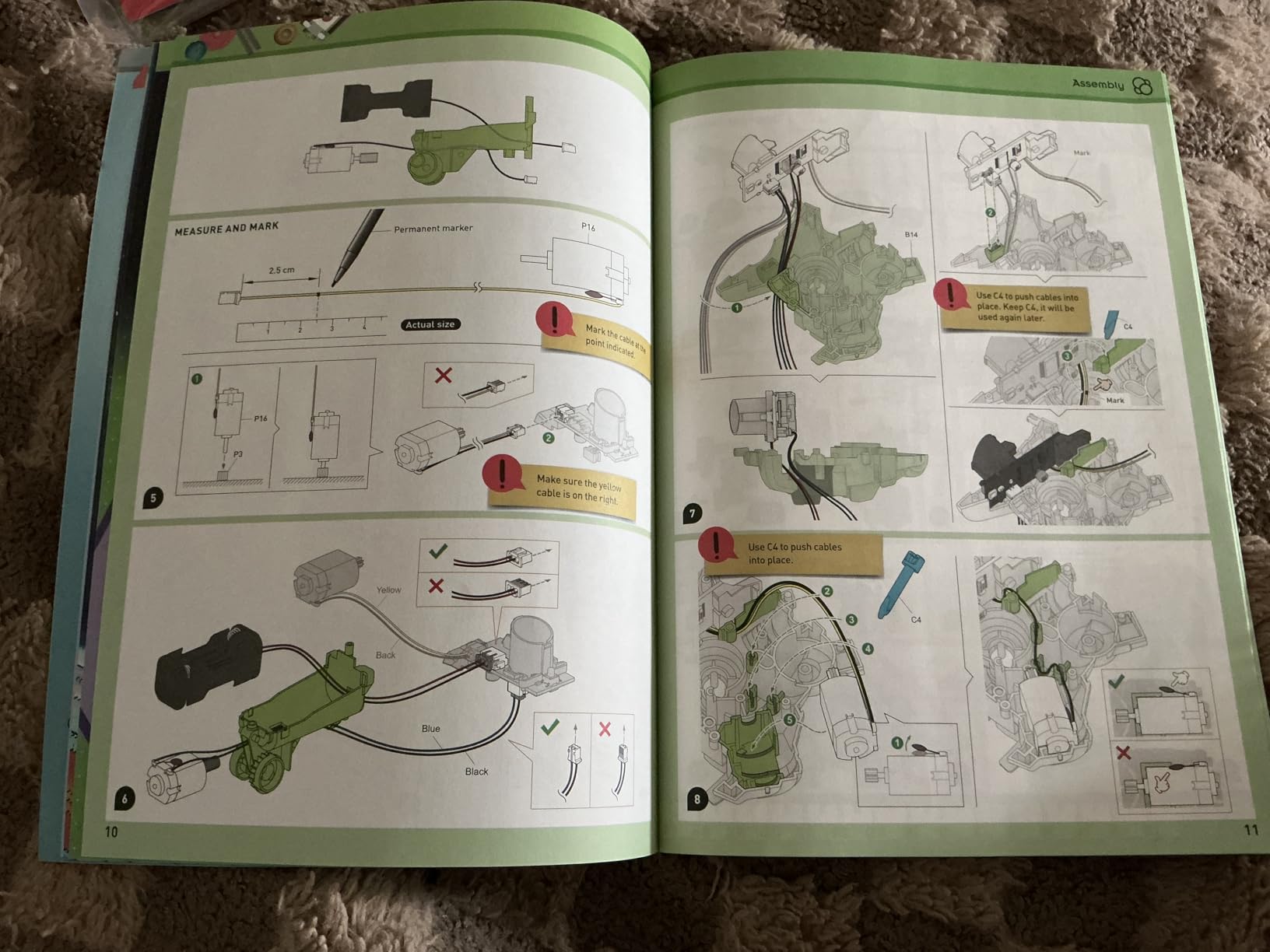Thames & Kosmos My Robotic Pet: Coding Chameleon STEM Building & Experiment Kit | Color-Sensing Coding Robot for Boys & Girls Ages 8+, Screen-Free Educational Fun, Robotic Reptile with 3 Play Modes customer photo 1