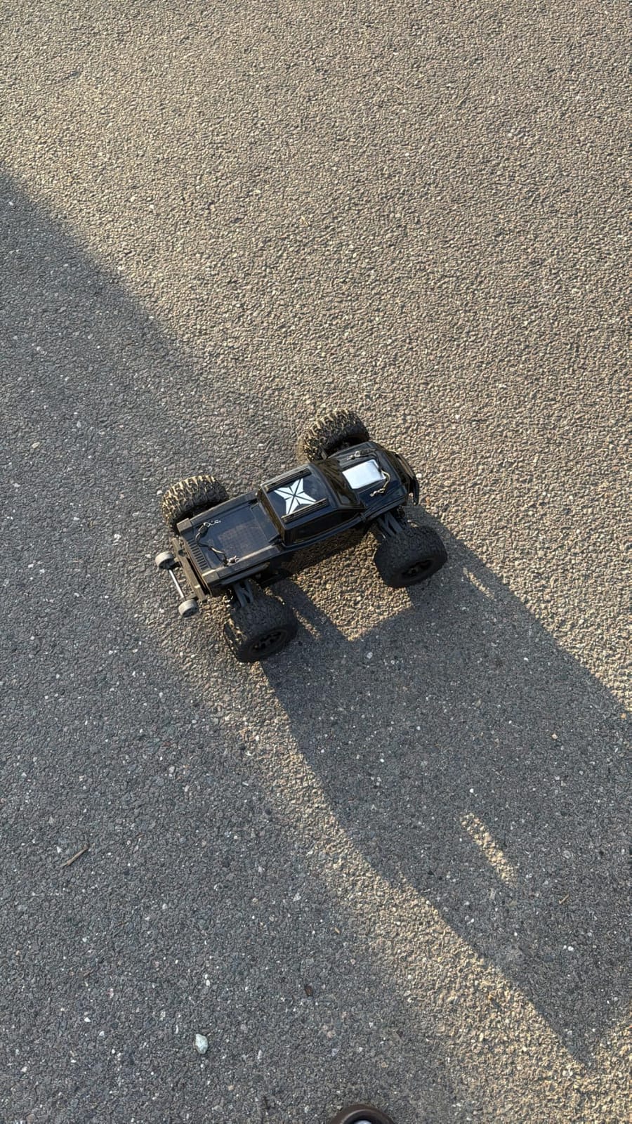 RIAARIO 1/10 Brushless RC Cars, 50+ MPH, 4WD, Waterproof, Carbon Fiber | 3650 2650KV Motor, 60A ESC, Gyro, 11KG Servo, CNC Drivetrain, Alloy Chassis, Oil Shocks and 5-Channel Transmitter customer photo 2
