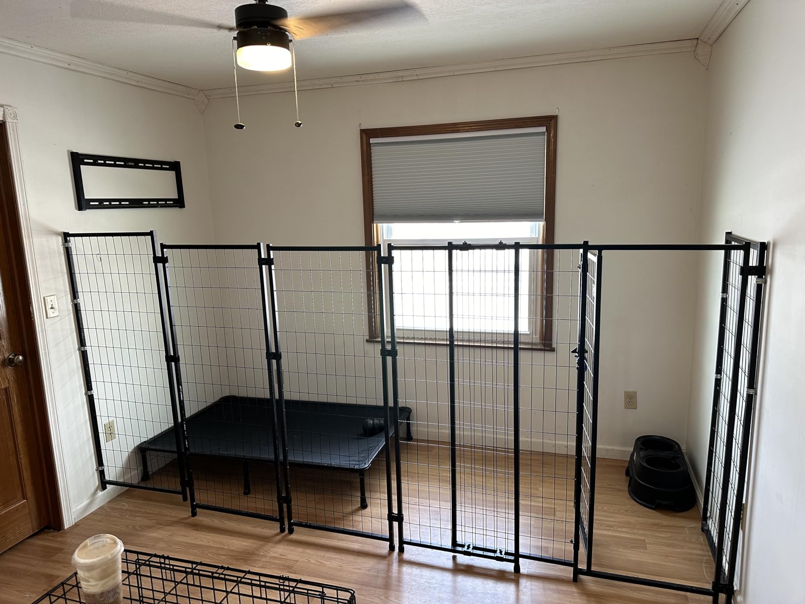 PawHut Outdoor Dog Kennel with Roof, 6' x 6' x 6' Heavy Duty Welded Wire Dog Playpen Enclosure with Escape-Proof Lock, UV-Resistant & Waterproof Cover, for Large Dogs, Chickens, Ducks, Silver customer photo 2