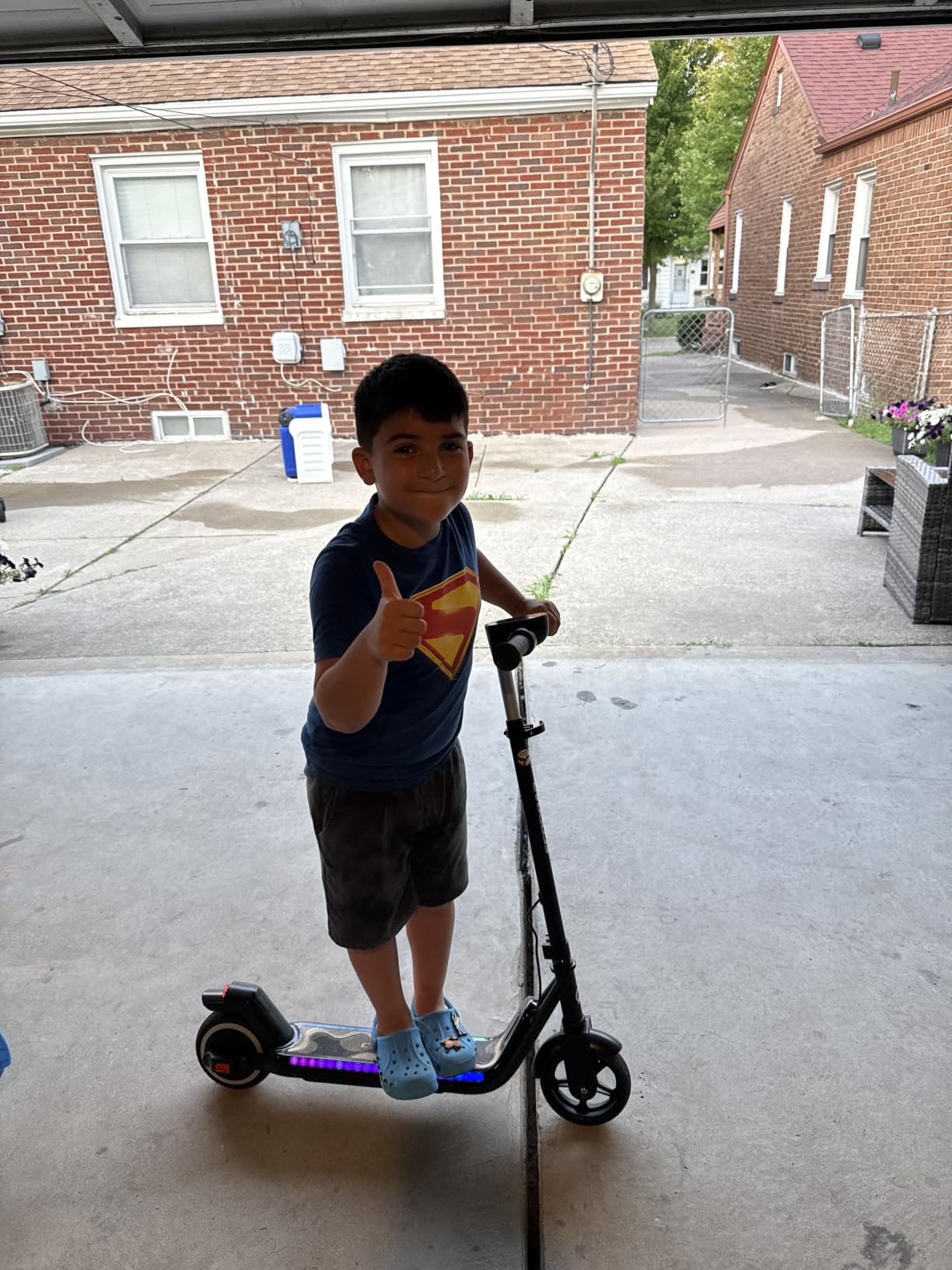 ECOROAD EK6 Kids Electric Scooter for 6-12, 3/6/10mph Speeds for Ultimate Comfort & Adjustable Height, 150W & Dual Brake Safety Electric Scooter, for Outdoor Play, Park Rides (Rider:3.9-5.2 FT) customer photo 2