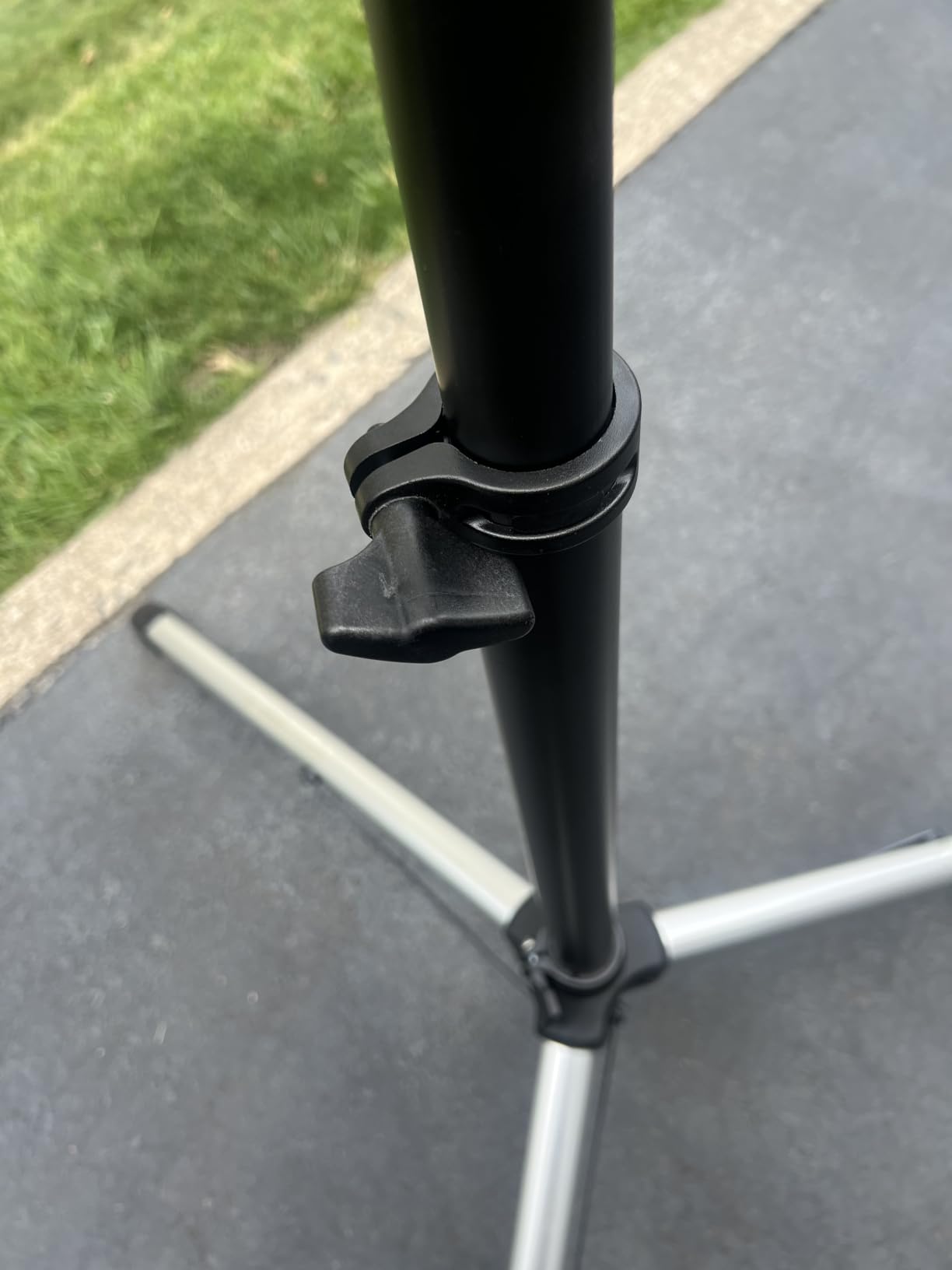 Sport Mechanic 2.0 Bike Repair Stand With Tool Tray | Strong, lightweight aluminum/steel hybrid frame with spinner knob clamp for stable support; Compact Tool Tray included. customer photo 1