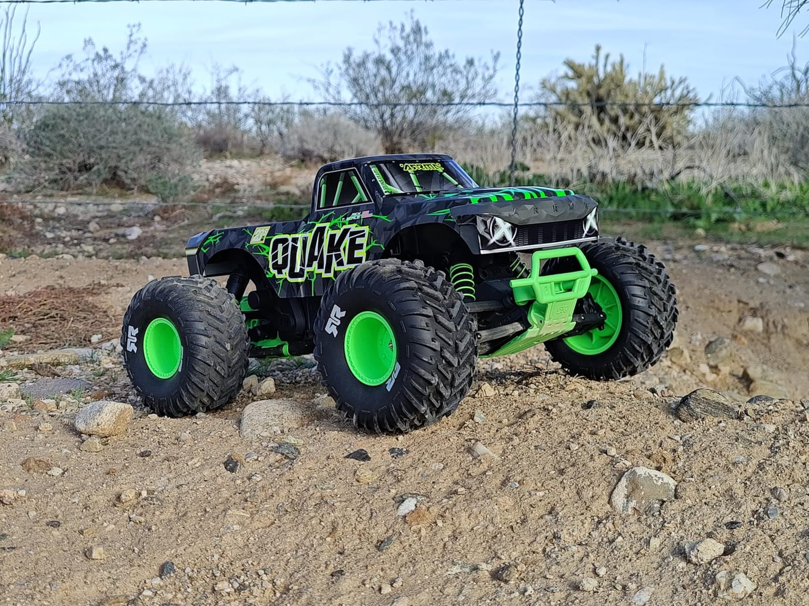 ARRMA RC Truck 1/10 Quake 223S 2WD RTR Brushless Monster Truck, Red, ARA3537T1 customer photo 2