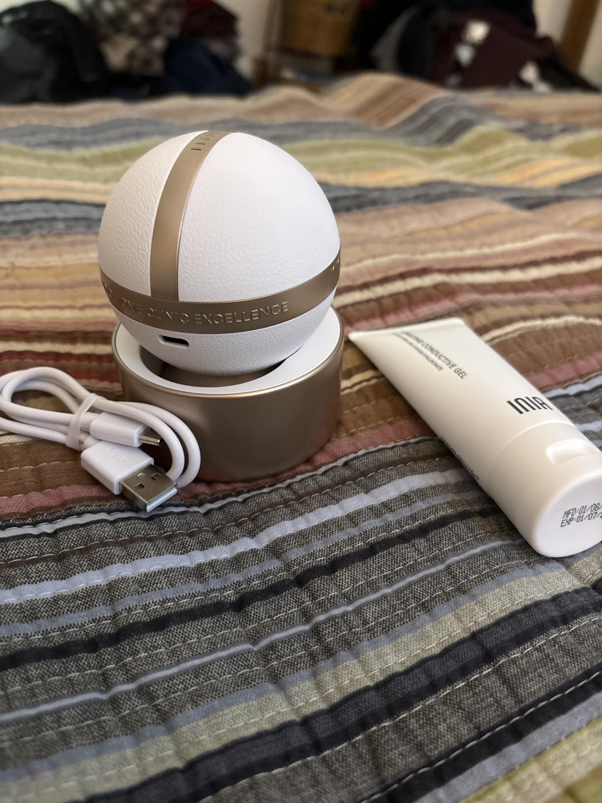 INIA SPHERA Upgraded 8-in-1 Microcurrent Facial Device for Face & Neck customer photo 2