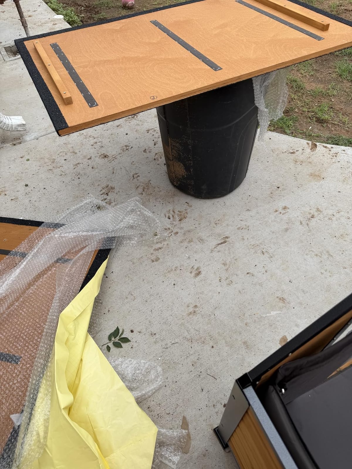 Insulated Dog House with Heating Pad, Weatherproof Outdoor Kennel for Dogs, Chew-Resistant Iron Frame & Asphalt Roof (Wood-H, L) customer photo 2