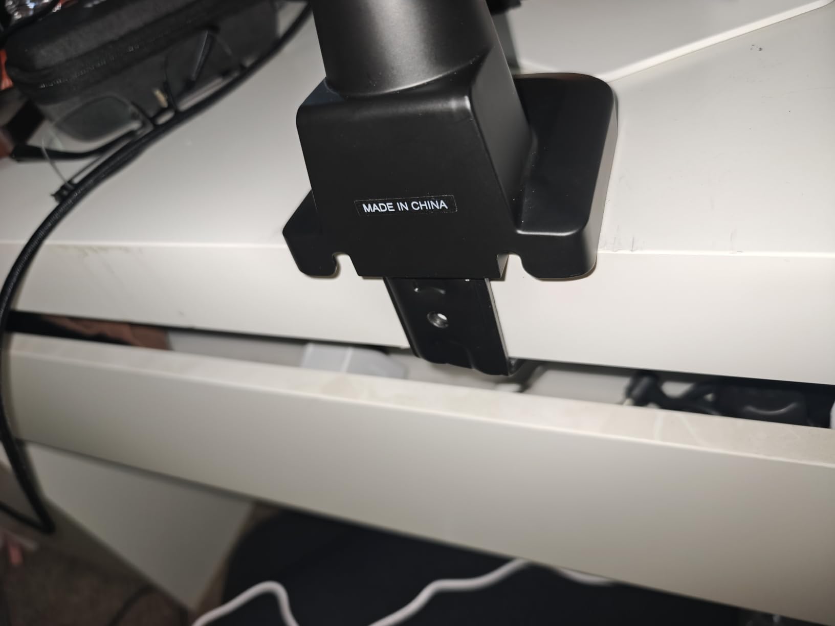 WALI Ultrawide Single Monitor Arm for 17-49 inch Curved Screen, up to 33lbs customer photo 1