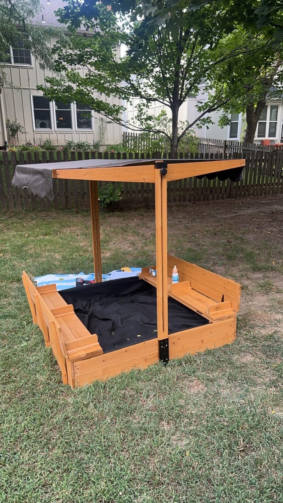 Sandbox with Lid Outdoor Sandboxes with Cover Wooden Foldable Bench Seats with Canopy for Kids Large Sandy Box with Adjustable-Height Roof 47.2
