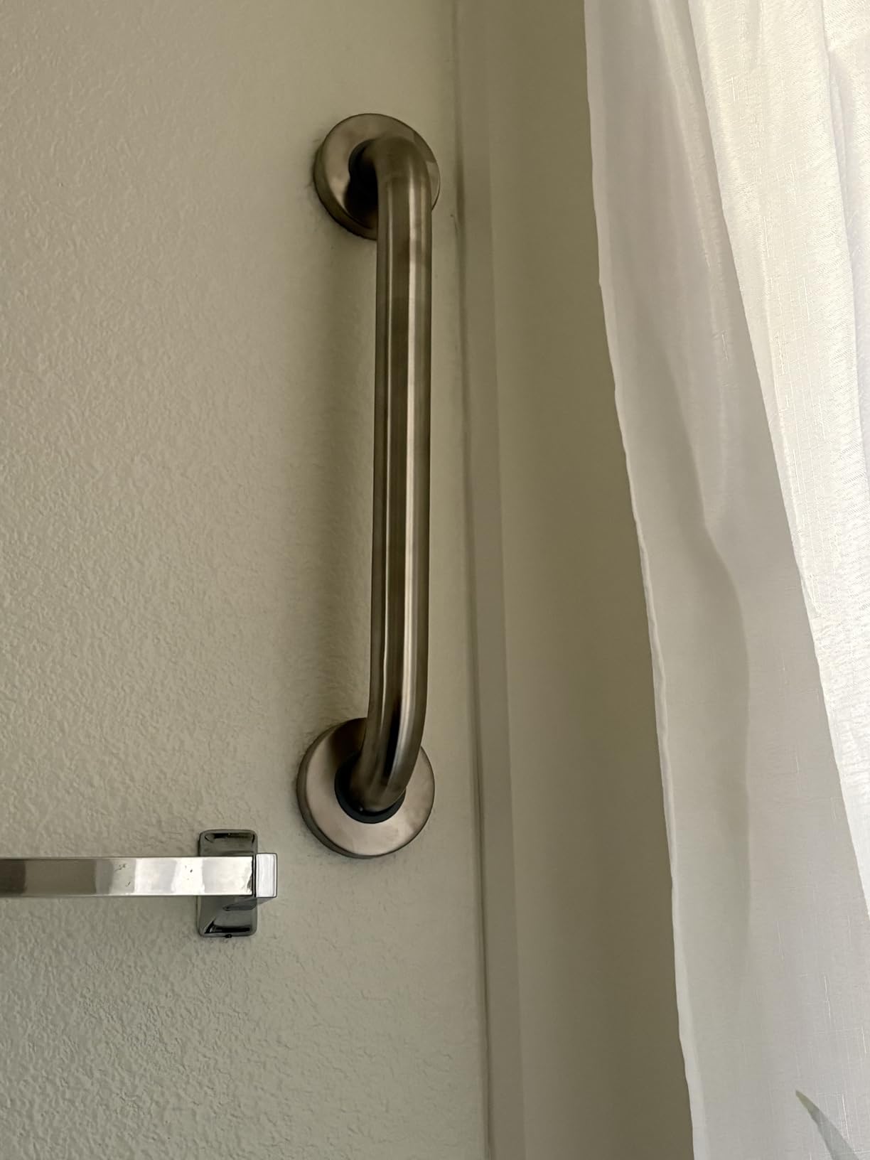 AmazerBath Grab Bars for Shower 18 Inches, Shower Grab Bars for Senior Anti Slip, Safety Grab Bars for Bathtubs and Showers Stainless Steel, Thickened Bar Holds 500LBS, 18