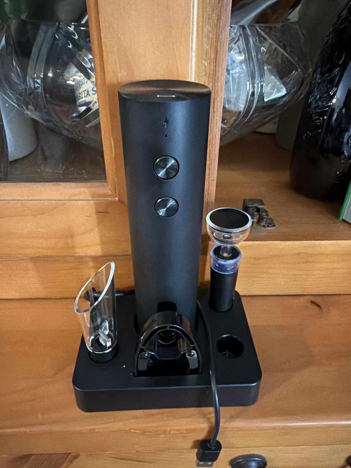 CIRCLE JOY Rechargeable Electric Wine Opener, 6-In-1 Cordless Electric Wine Bottle Opener with Pourer, Foil Cutter, 2 Vacuum Preservation Stoppers and Storage Base, Gifts for Wine Lovers customer photo 2