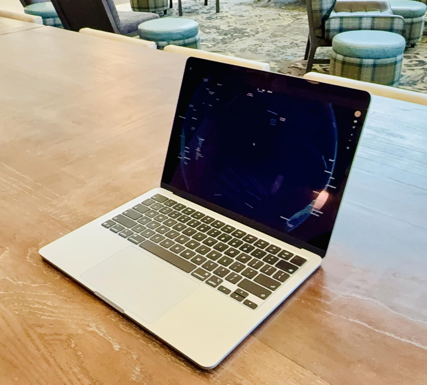Apple 2026 MacBook Air 13-inch Laptop with M5 chip: Built for AI, 13.6-inch Liquid Retina Display, 16GB Unified Memory, 512GB SSD, 12MP Center Stage Camera, Touch ID, Wi-Fi 7; Silver customer photo 2