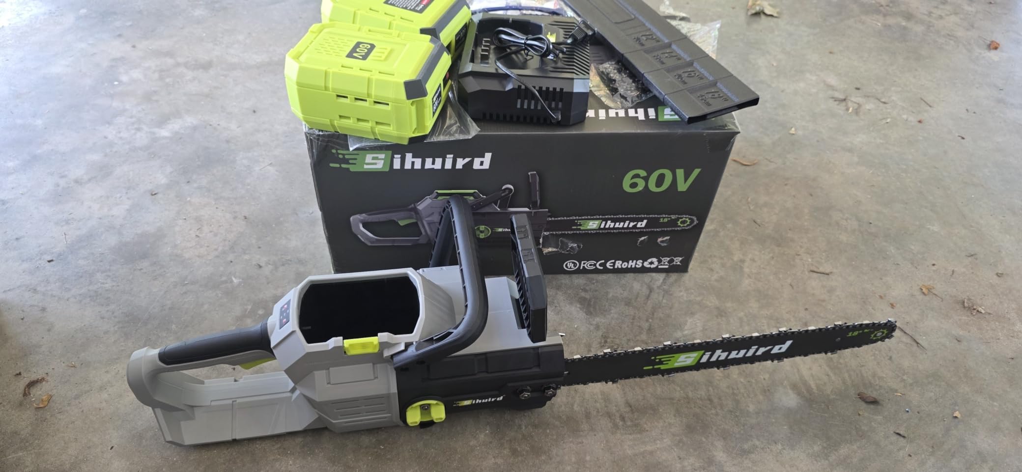 Sihuird 60V 18-Inch Cordless ChainSaw, Brushless Motor Electric Chainsaw with 2 x 6.0Ah Battery and Charger, Tool-free Chain Tension & Auto Lubrication for Tree, Wood Cutting, Courtyard, Household customer photo 1