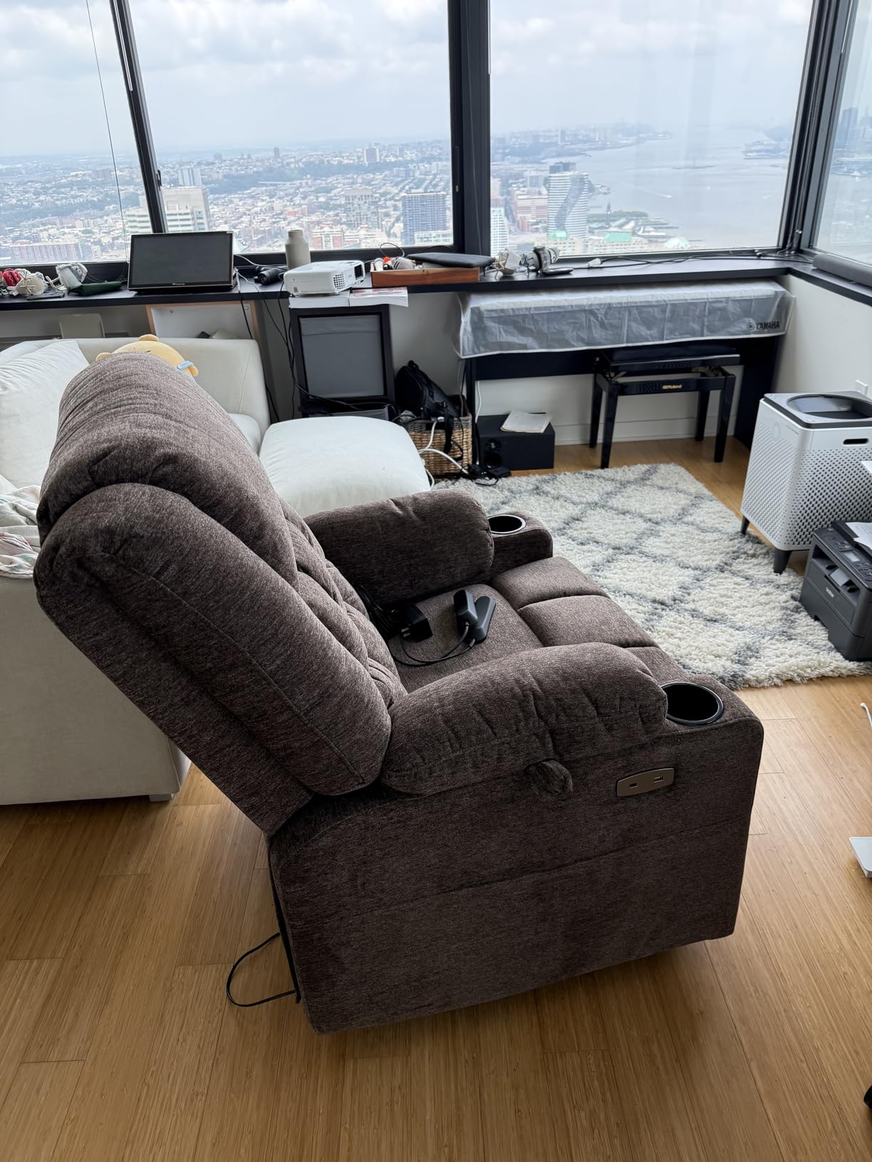 EONIX Dual Motor Power Lift Recliner Chair, Heat & Massage, 5'6'', Burgundy customer photo 1