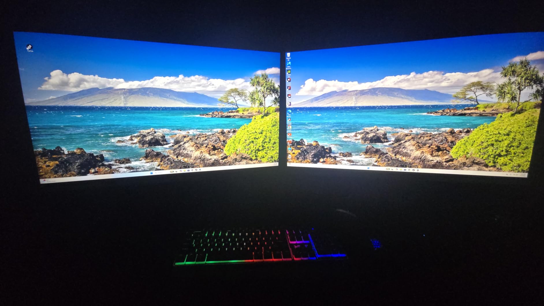 Gawfolk 32 Inch 4K 240Hz Curved Gaming Monitor, UHD 3840 x 2160, 1500R customer photo 1