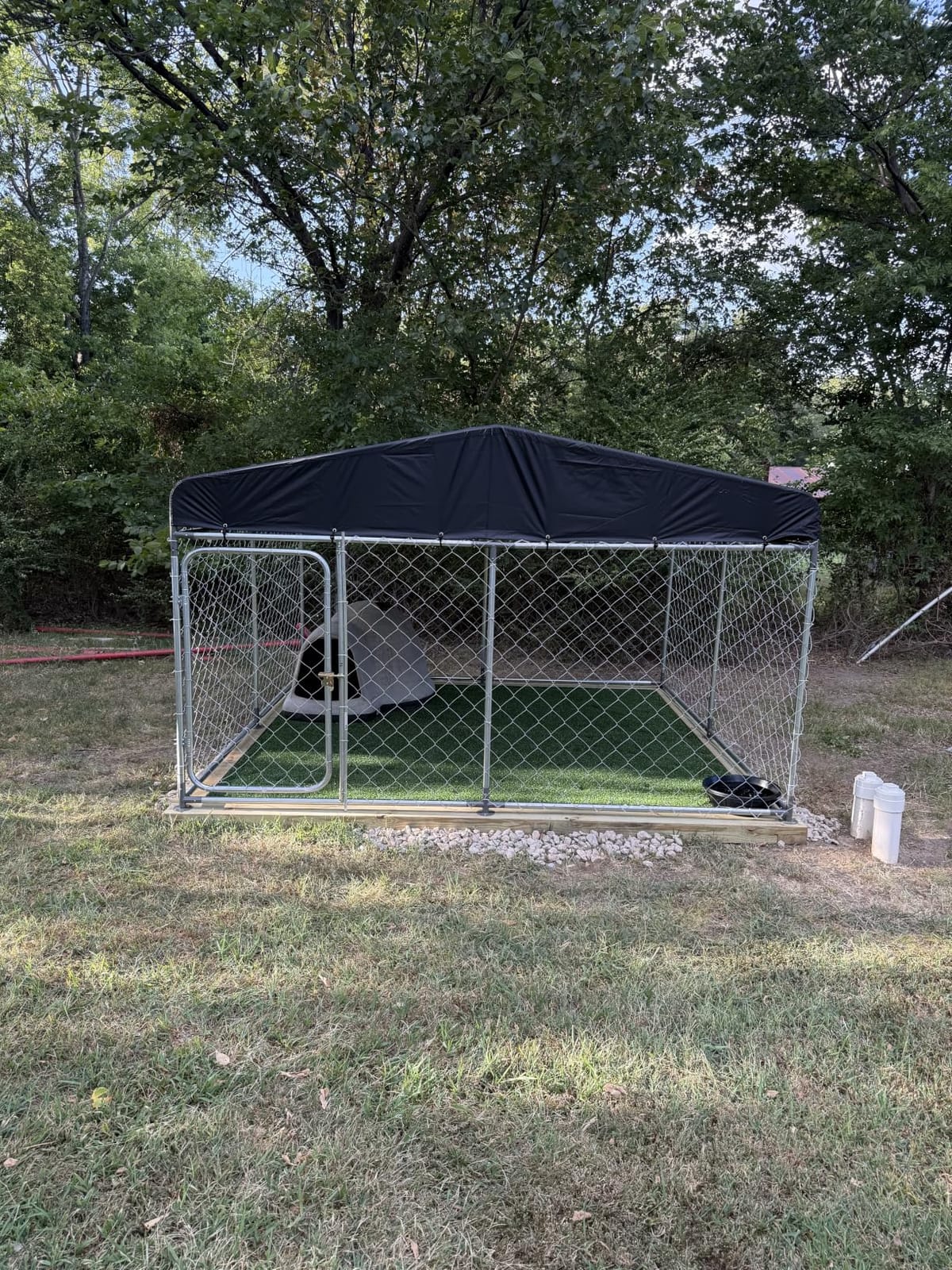 COMHOMA 7.5×7.5FT Outdoor Dog Kennel with Oxford Fabric Roof & Secure Lock | Heavy Duty Dog Enclosure Lockable Weather Resistant for Medium Large Dogs customer photo 2
