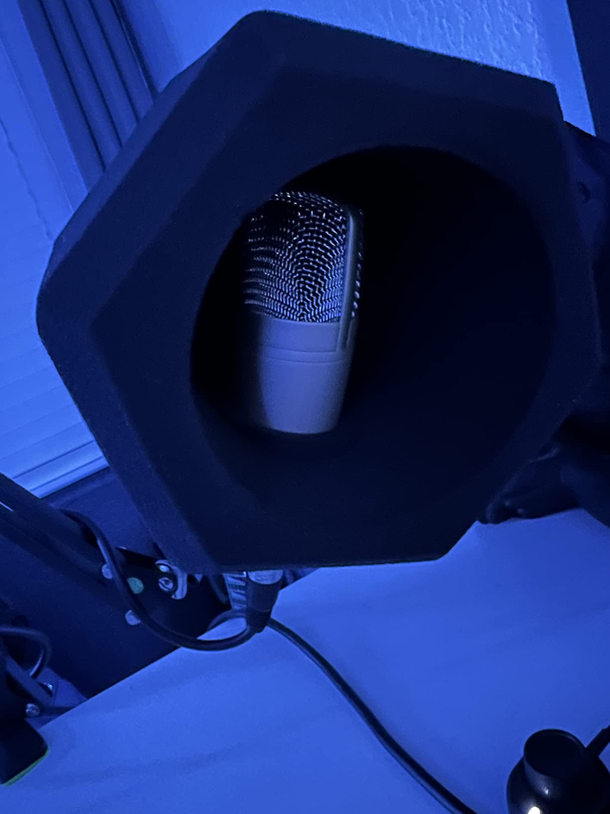 Behringer C-1 Studio Condenser Microphone customer photo 1