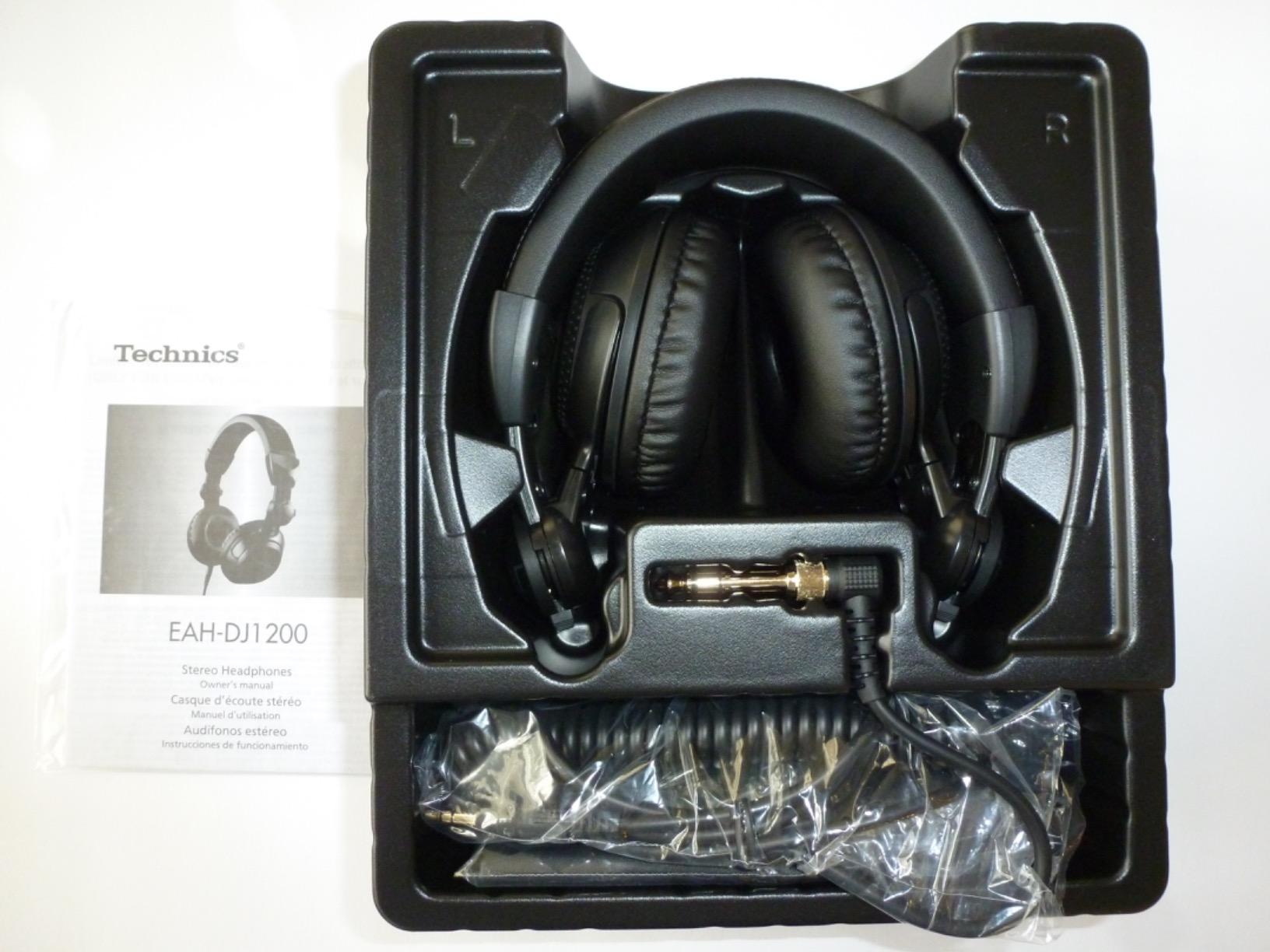 Technics Professional DJ Headphones with 40mm CCAW Voice Coil Drivers, 270° Swivel Housing and Locking Detachable Cord; Lightweight, Foldable High Input - EAH-DJ1200 (Black) customer photo 1