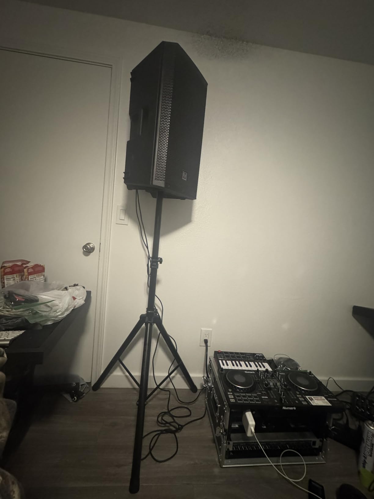 Rockville RVES1 Pair Adjustable Tripod PA Speaker Stands with Carry Bag customer photo 1