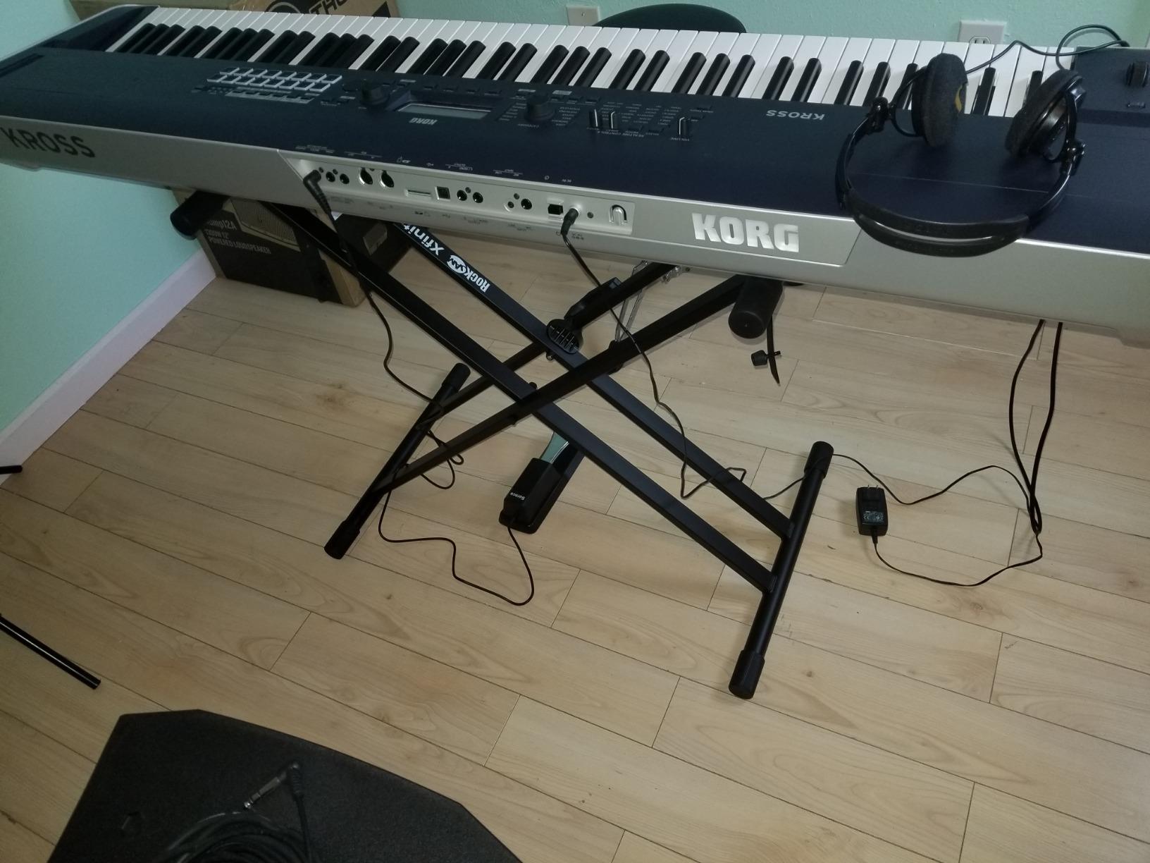 RockJam Xfinity Double X Keyboard Stand, Pre-Assembled & Adjustable customer photo 1