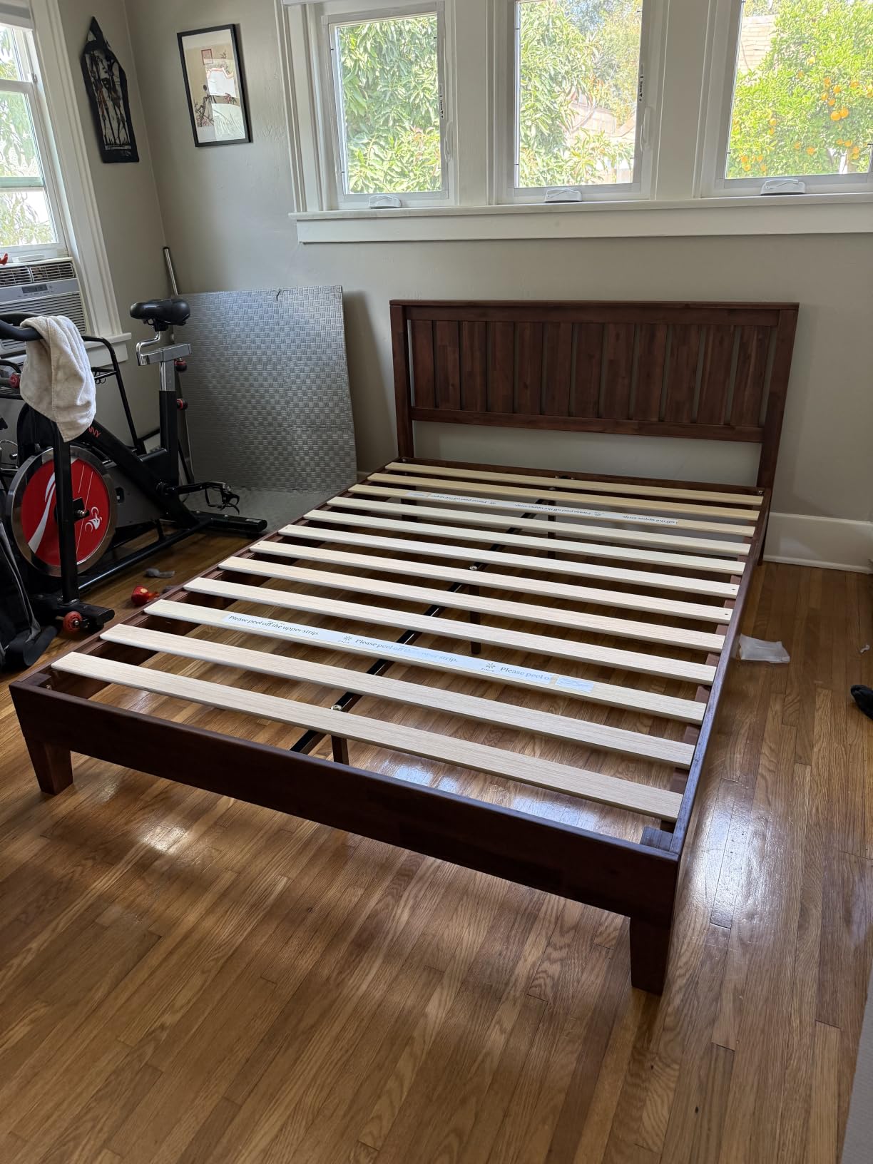 Zinus Vivek Deluxe Wood Platform Bed Frame with Headboard, King customer photo 2