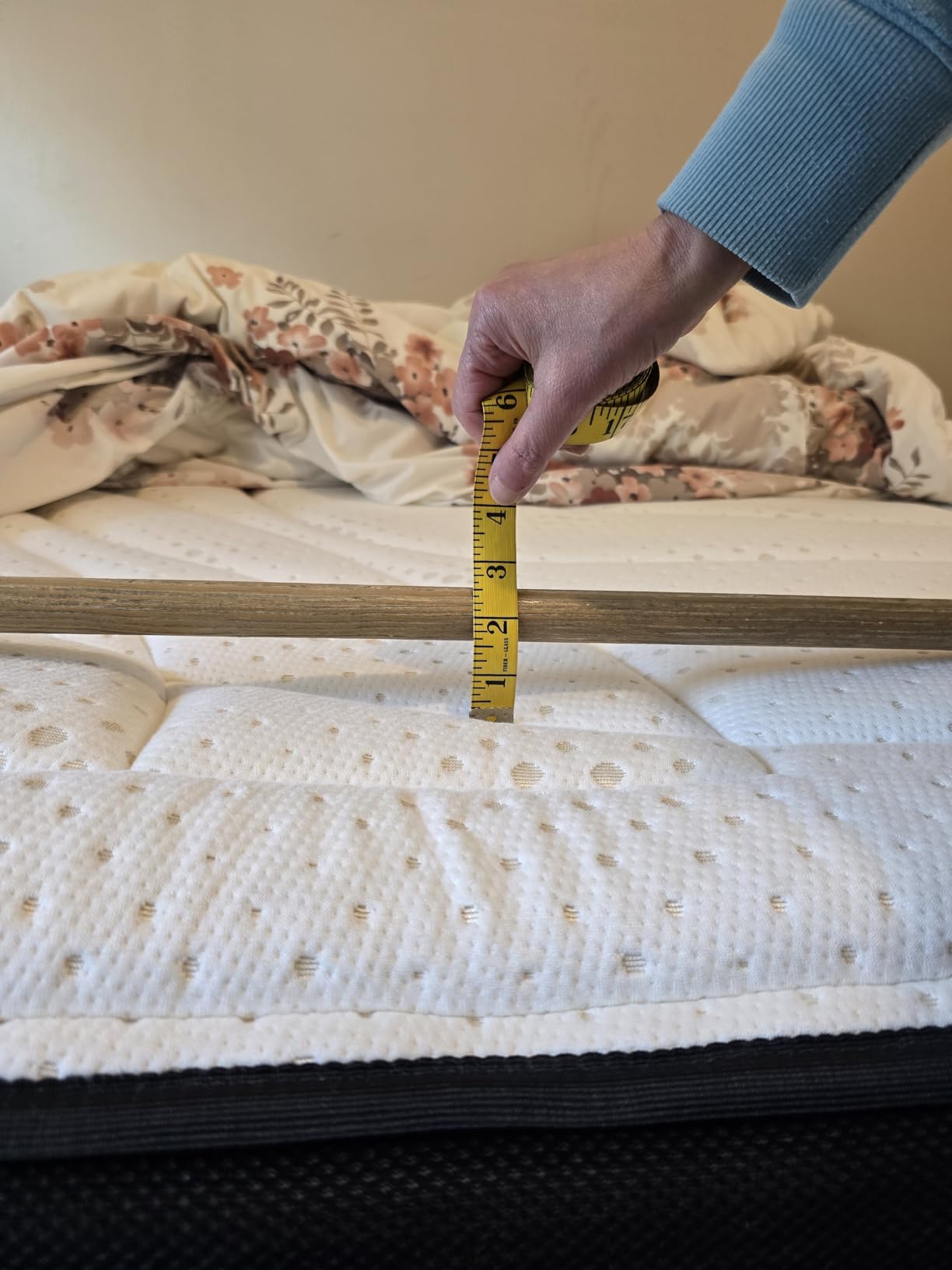 Suiforlun King Mattress, 14 Inch Medium Firm Hybrid Mattress customer photo 1