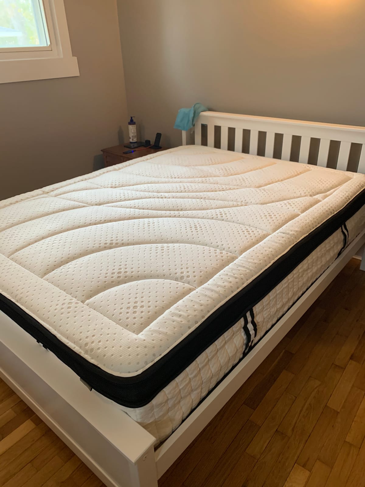 Suiforlun King Mattress, 14 Inch Medium Firm Hybrid Mattress customer photo 2