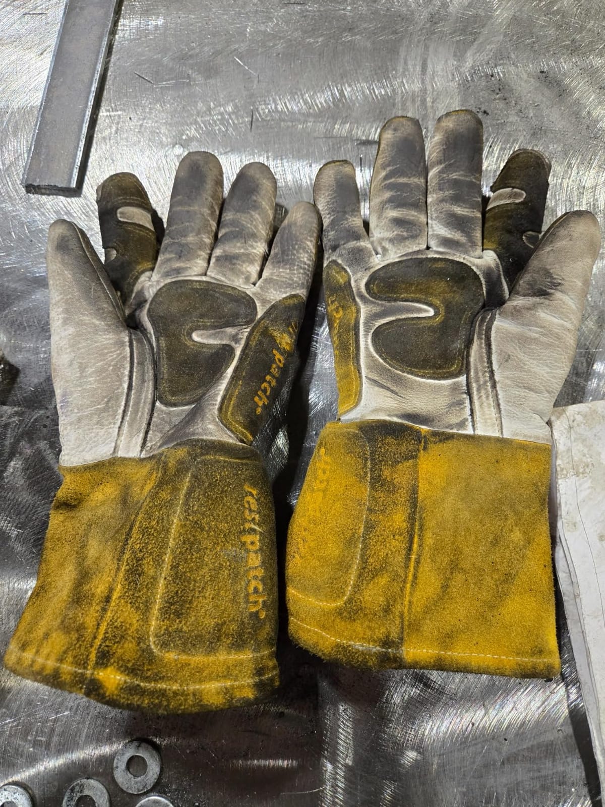 Black Stallion Unisex Adult Top Grain Leather Cowhide Mig Welding Gloves customer photo 1