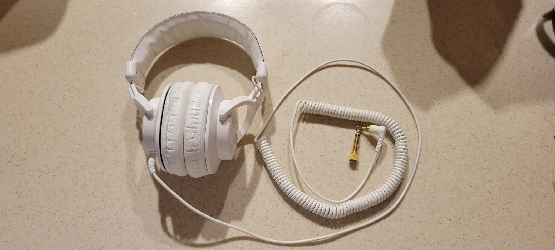 Audio-Technica ATH-PRO5XWH Professional Closed-Back Dynamic Over-Ear DJ Monitor Headphones, White customer photo 1