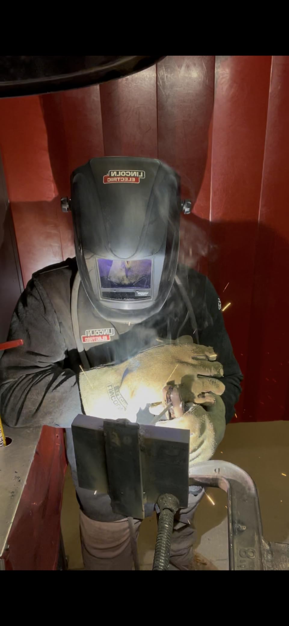Lincoln Electric Heavy Duty MIG/Stick Welding Gloves | Heat Resistant & Durabilty | Large | K4082-L customer photo 2