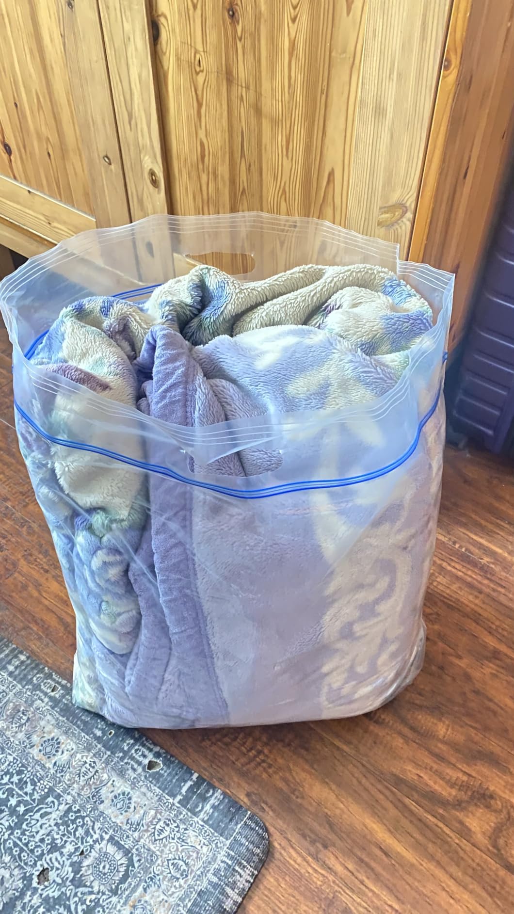 MEIQIHOME Vacuum Storage Bags, Space Saver Sealer Bags,Vacuum seal bags for clothing, Pillows, Comforters, Blankets, Bedding,Travel,7 Jumbo customer photo 2