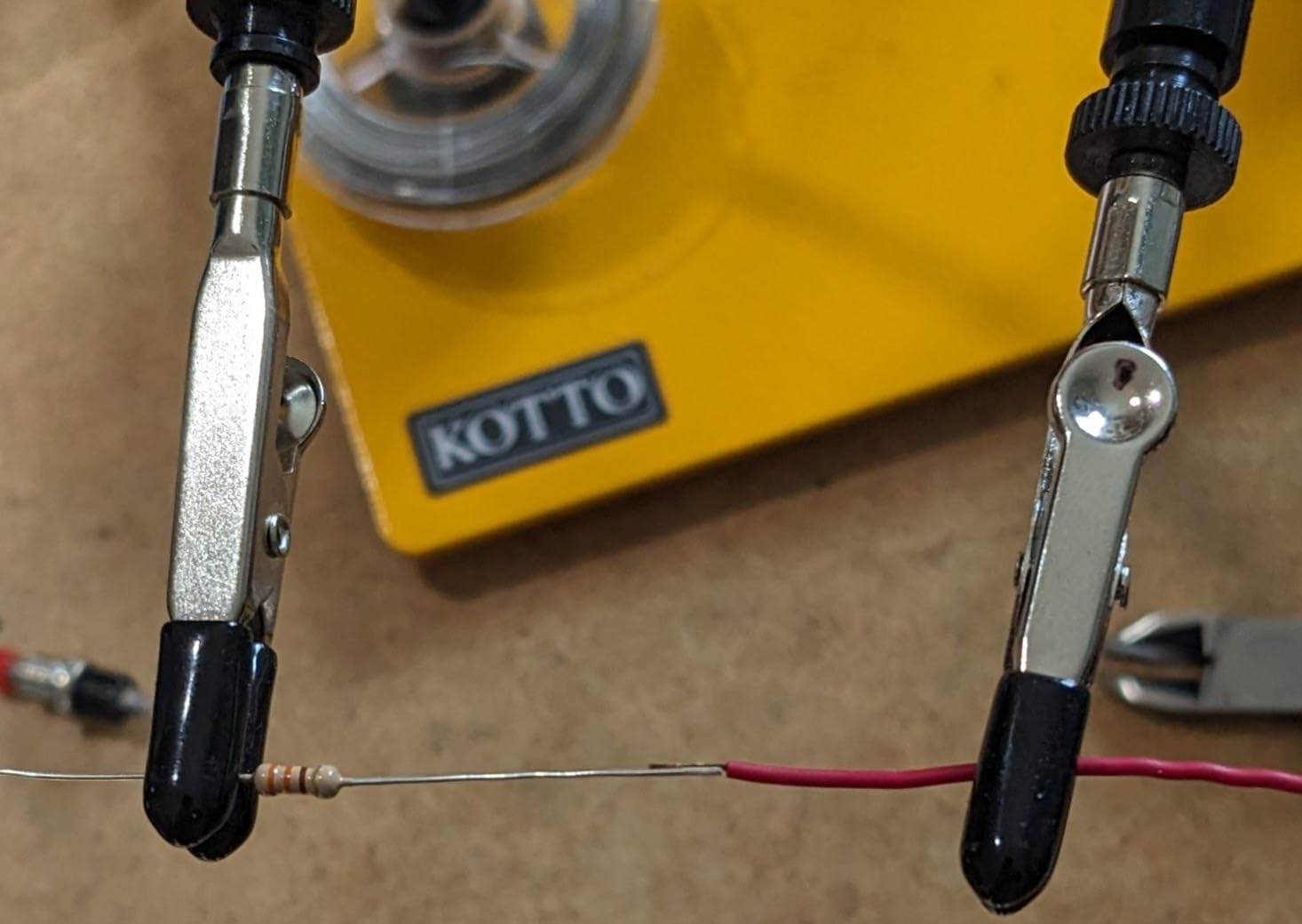 Fstop Labs Third Hand Soldering Tool PCB Holder Four Magnetic Based With Iron Holder, Flexible Metal Arms Helping Hands Crafts Jewelry Hobby Workshop Helping Station Non-Slip Steel Weighted Base customer photo 1