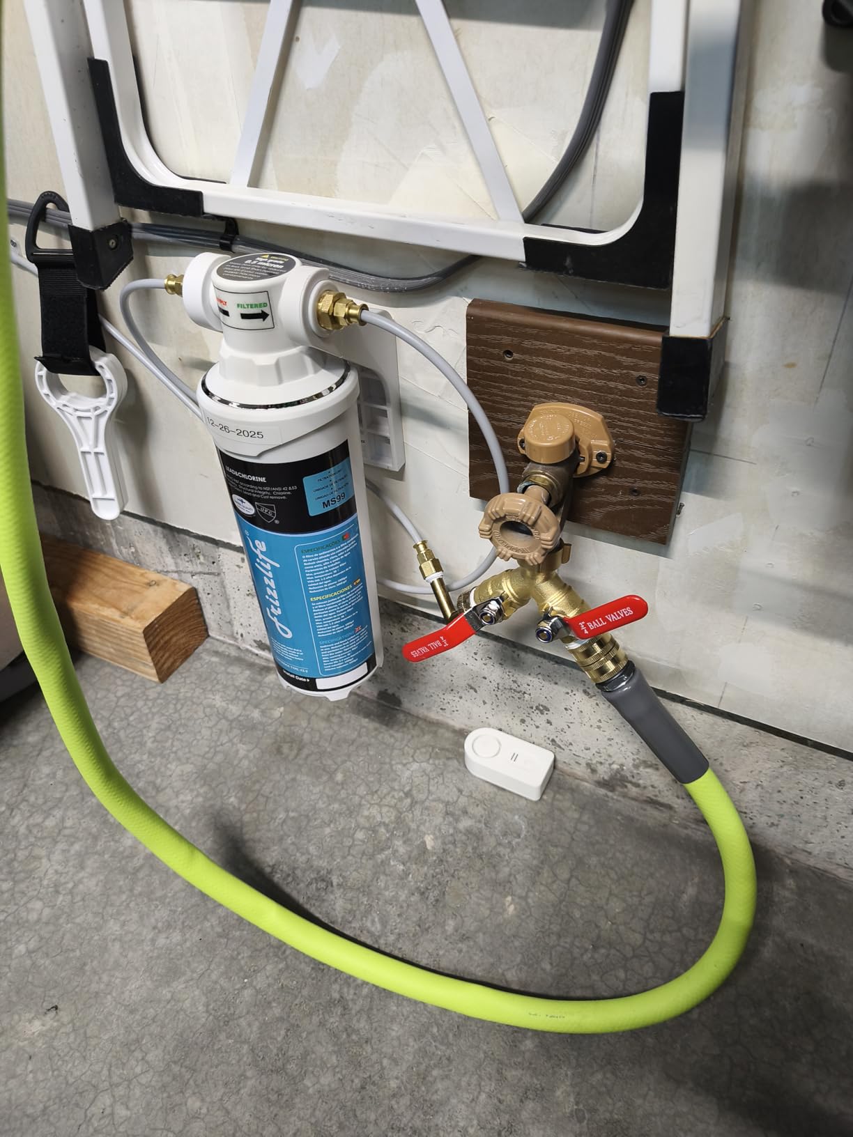 Frizzlife Inline Water Filter System for Fridge, Ice Maker, Under Sink, Certified 0.5 Micron Reduces Chlorine, Lead, Long Lasting, Compression Brass Fittings Fits for Copper Tubing, MS99 customer photo 1