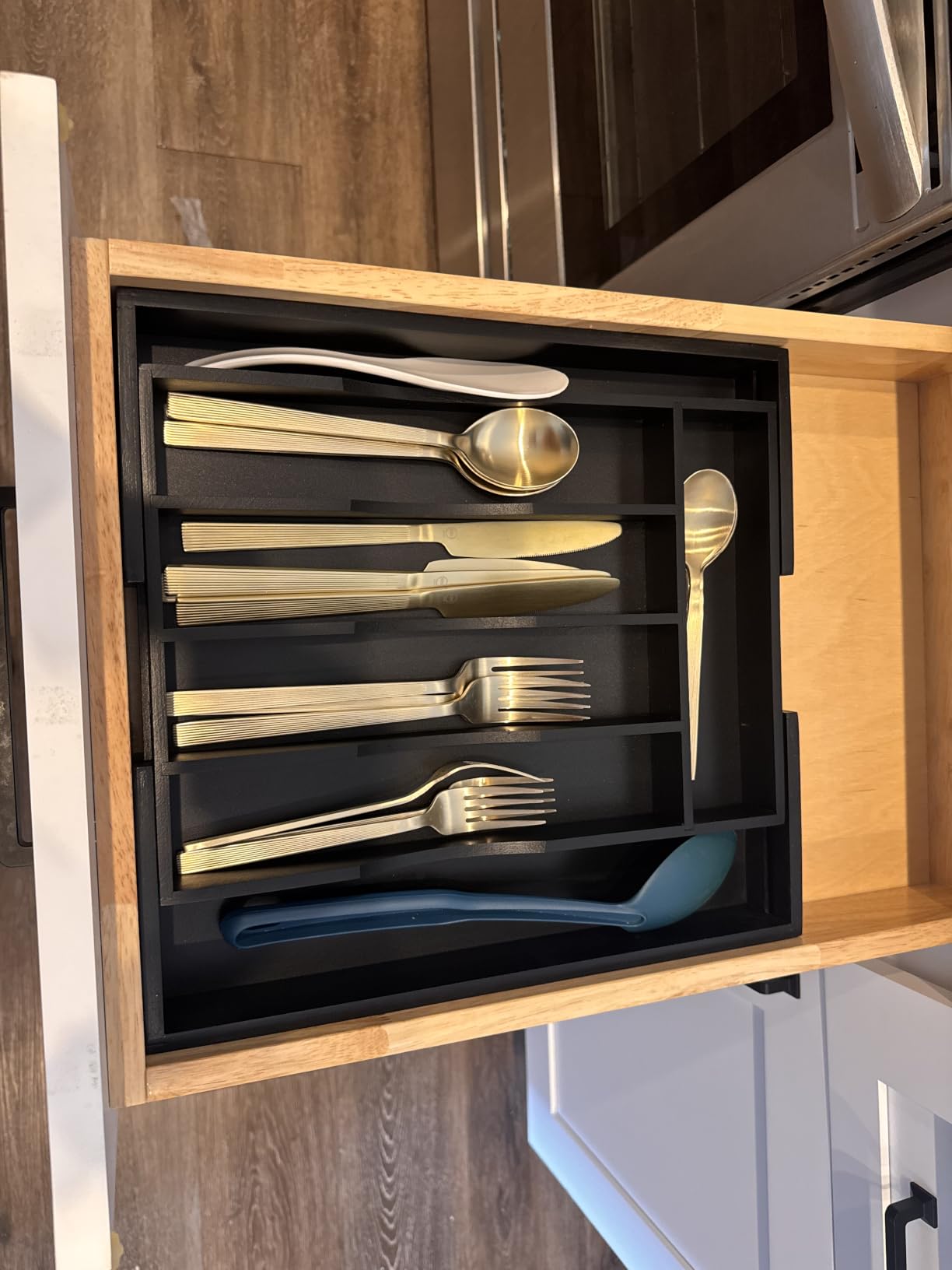 Expandable Bamboo Kitchen Drawer Organizer for Cutlery and Utensils, Adjustable Bamboo Wood Cutlery Tray in Drawer for Flatware and Silverware in Kitchen, (Natural) customer photo 1