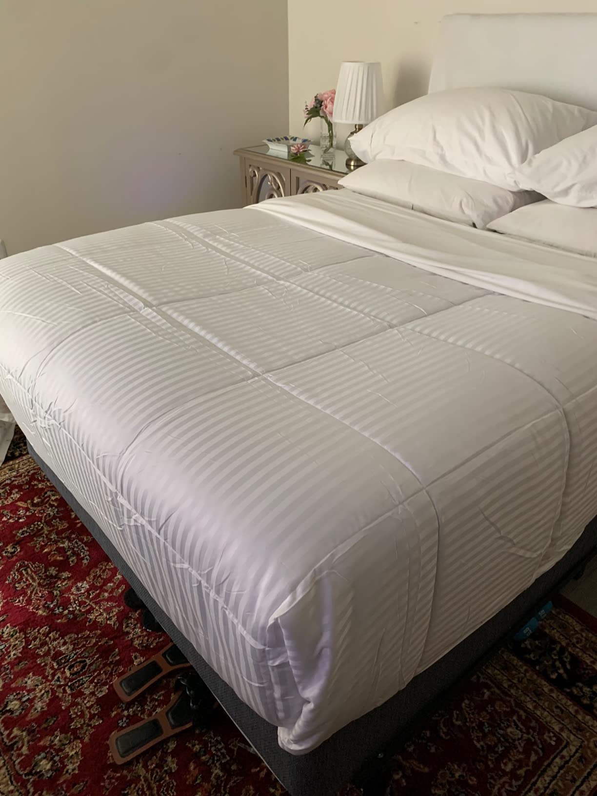 Bedsure Duvet Insert Queen - Down Alternative Lightweight Comforter customer photo 2