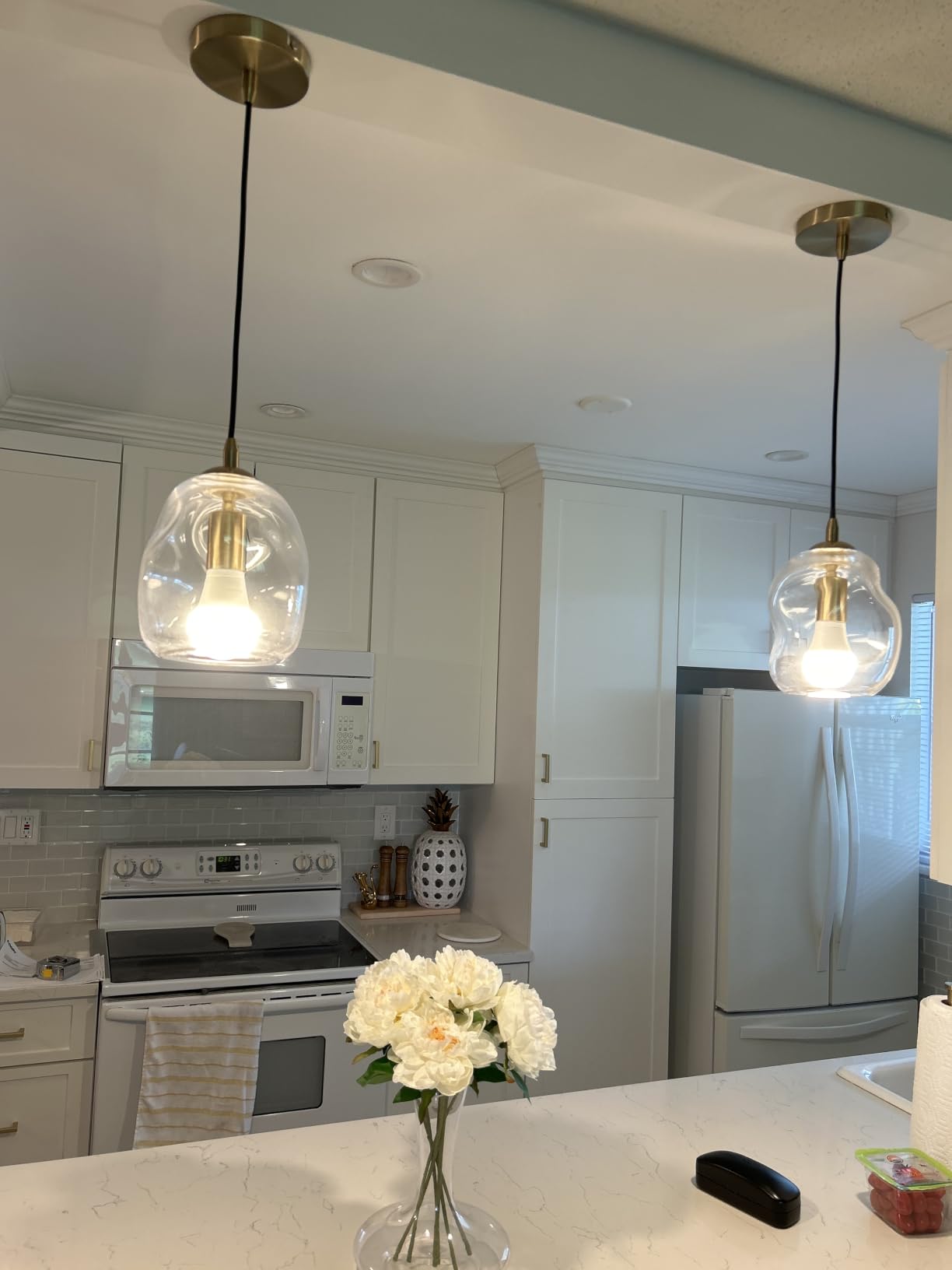 CASAMOTION Pendant Lights Kitchen Island, Gold, Clear Art Glass 2 Pack customer photo 2