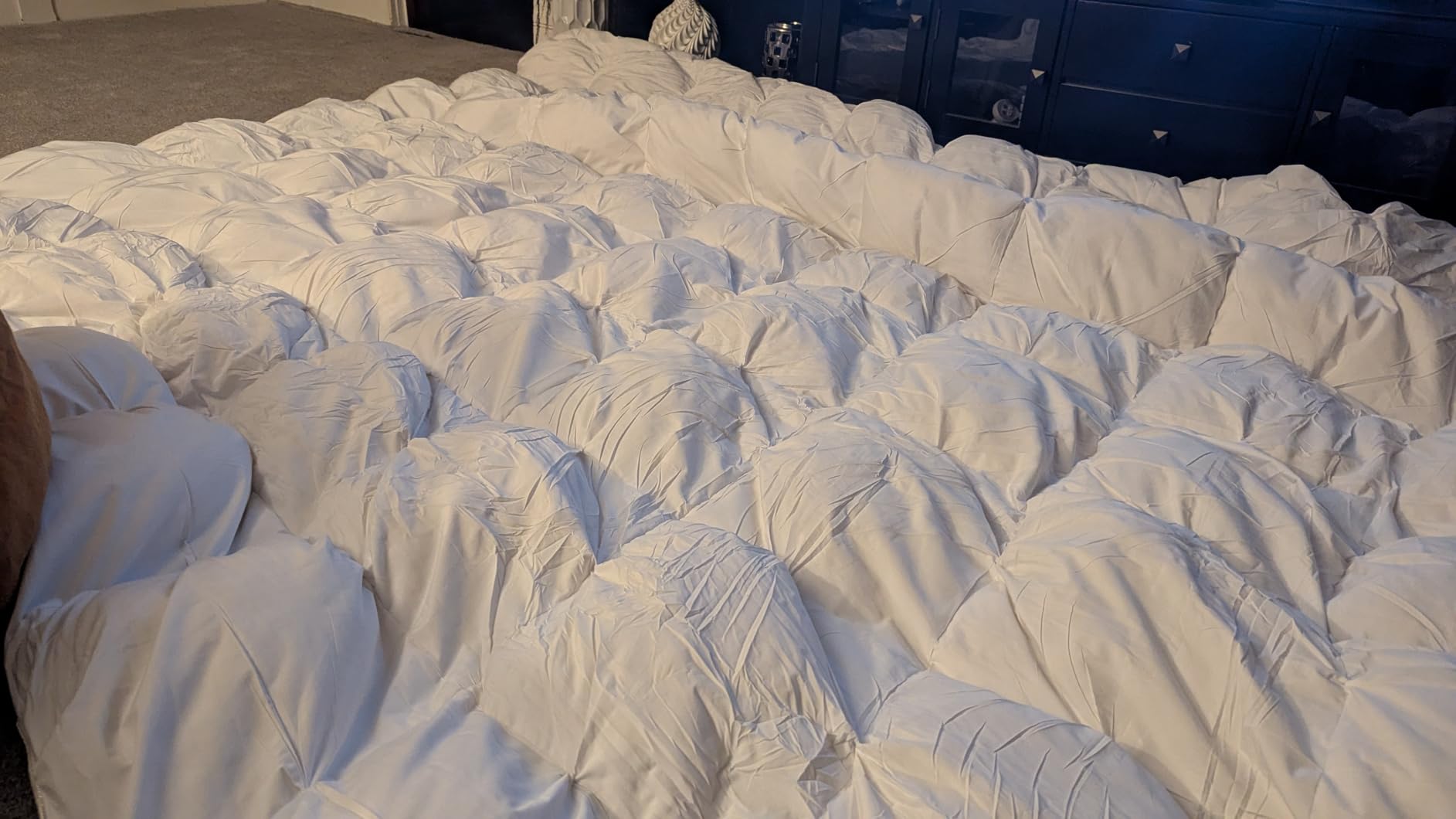 Luxurious White Solid Heavy Weight, King Size Goose Feathers Down Comforter for Winter Weather Duvet Insert, Premium Baffle Box, 100% Egyptian Cotton Cover, 70 oz. Fill Weight customer photo 2