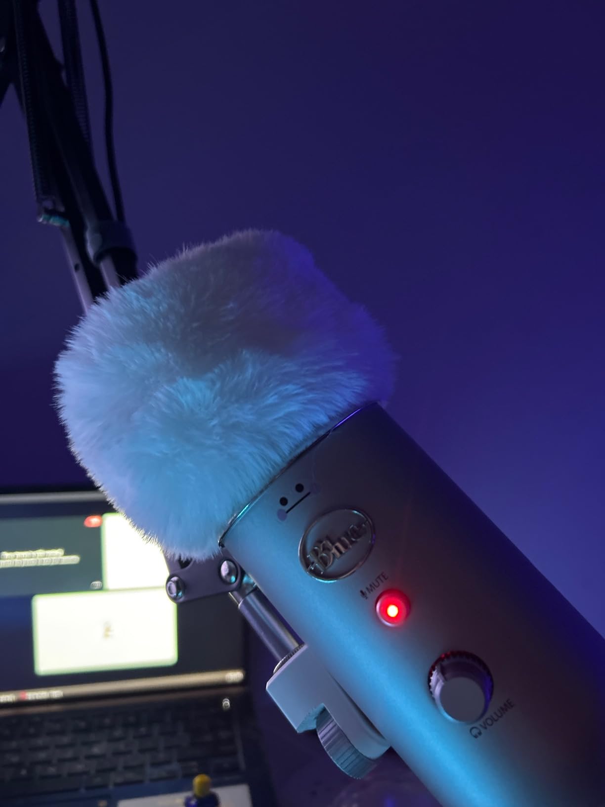 YOUSHARES Blue Yeti Pop Filter Foam Windscreen - 5.5 Inch Diam 6 Layers Pop Filter for Mic Cover Pop Screen Compatible with Blue Yeti Microphone Professional Metal customer photo 2