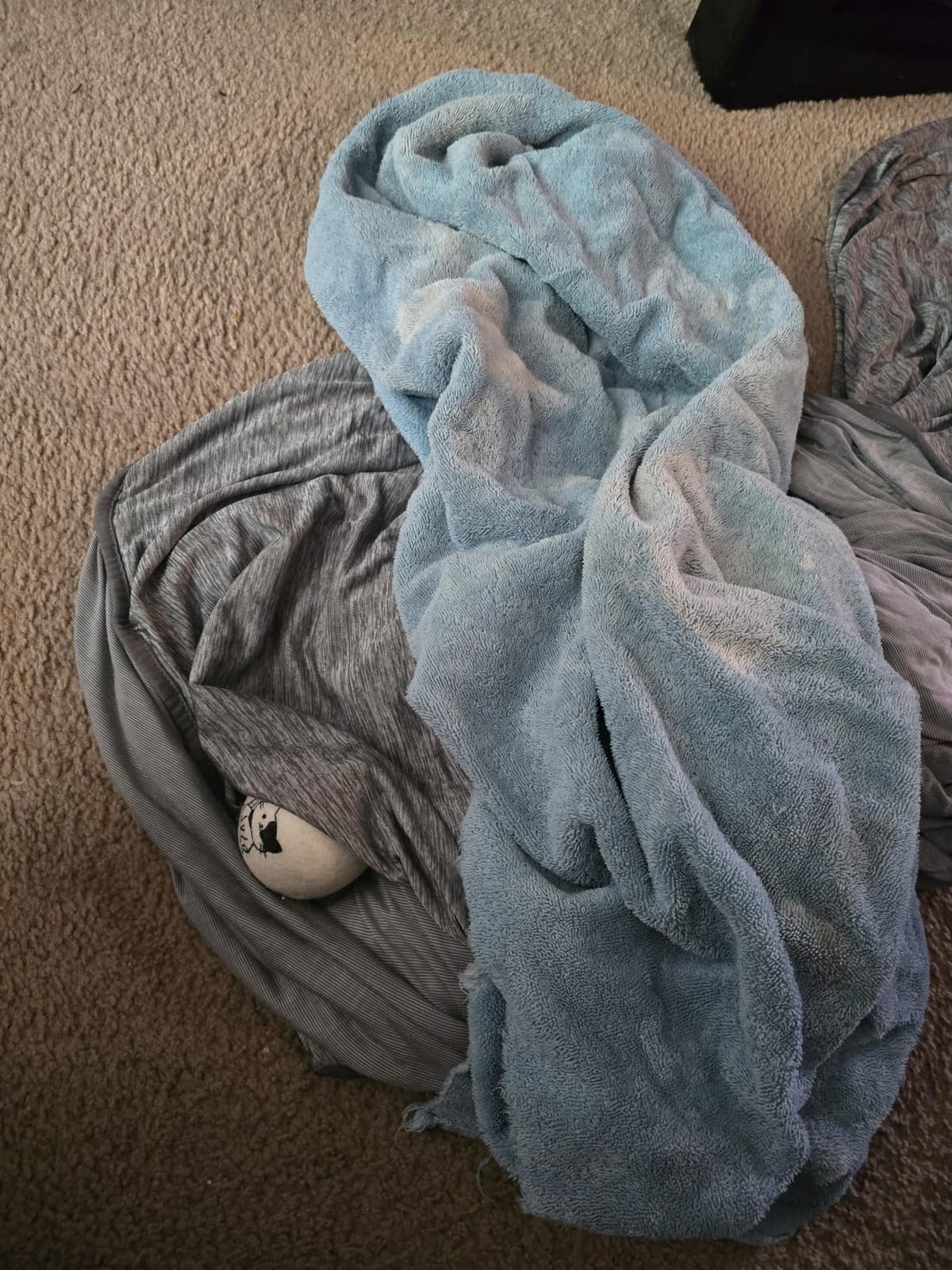 Bedsure Silky Soft Cooling Blanket for Hot Sleepers, Throw XL, ICY Morn customer photo 1