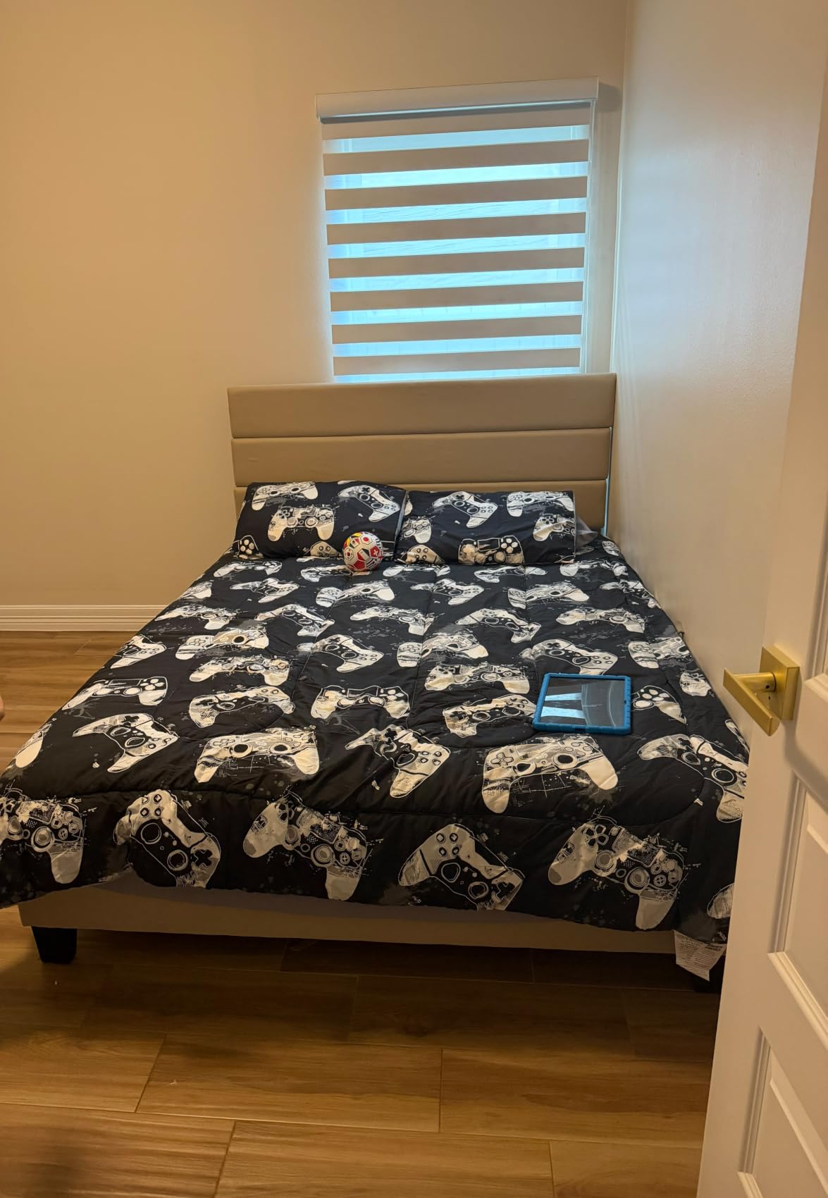 Allewie King Size Platform Bed Frame with Velvet Upholstered Headboard customer photo 1