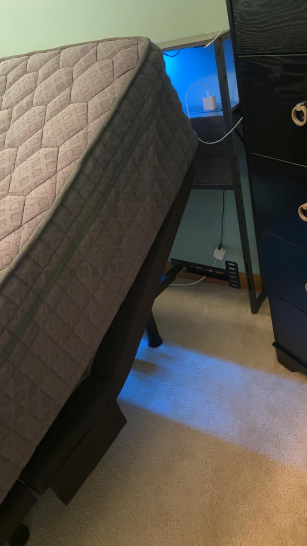 Tami Tami T600 Adjustable Bed Frame Full Size with Remote & Massage - Electric Beds Bases, Zero Gravity, Dual Side USB, Side Pockets, Nightlight, Quiet Motor, Wireless Remote, 5 Min Easy Assembly customer photo 2