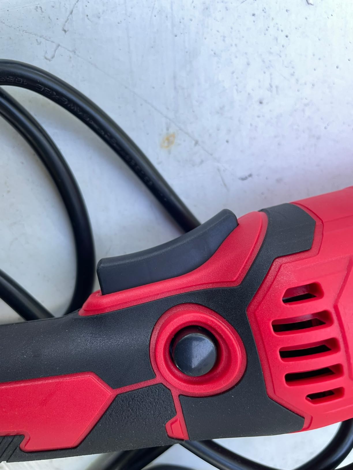 AVID POWER Angle Grinder 4-1/2 Inch 8.0 Amp 1000W Electric Grinder Tool 7-Variable-Speed Metal Grinder, 11,500 RPM, Paddle Switch with Lock-on Button, Cutting & Grinding Wheels and Side Handle - Red customer photo 2