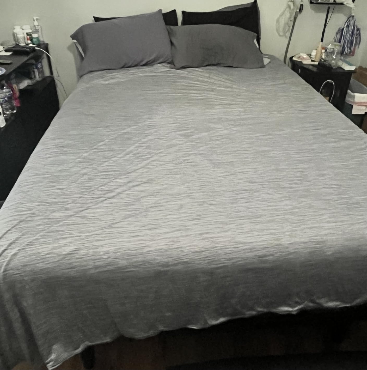 SLEEP ZONE Cooling Blanket for Hot Sleepers, Summer Blanket Queen Size, Double-Sided Cold Blankets, Ultra-Cool Lightweight Breathable Blankets for Bed (Dark Grey, 90''x90'') customer photo 2