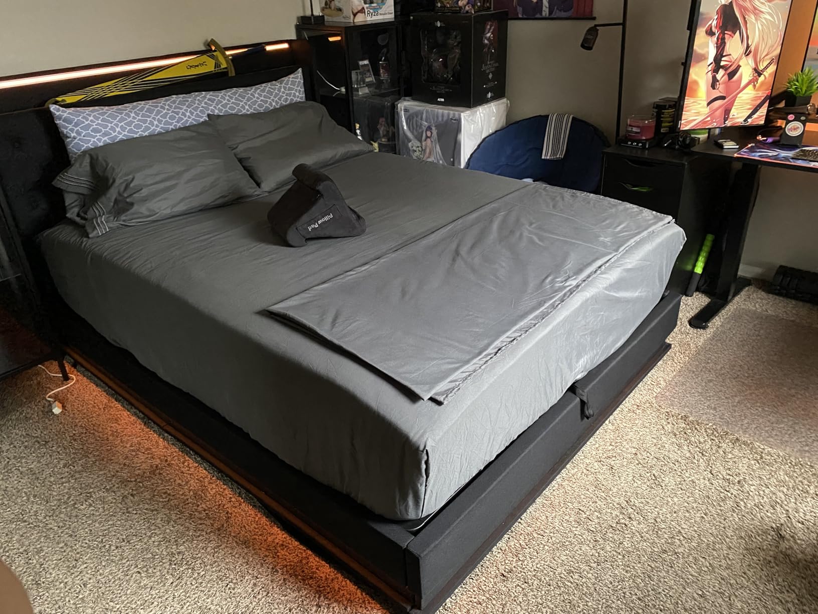 Ailisite Lift Up Storage Bed Queen, Bed Frame Queen Size with Charging Station&Led Lights, Upholstered Platform Bed with Wingback Storage Headboard, Hydraulic Lift System,No Box Spring Needed,Black customer photo 1